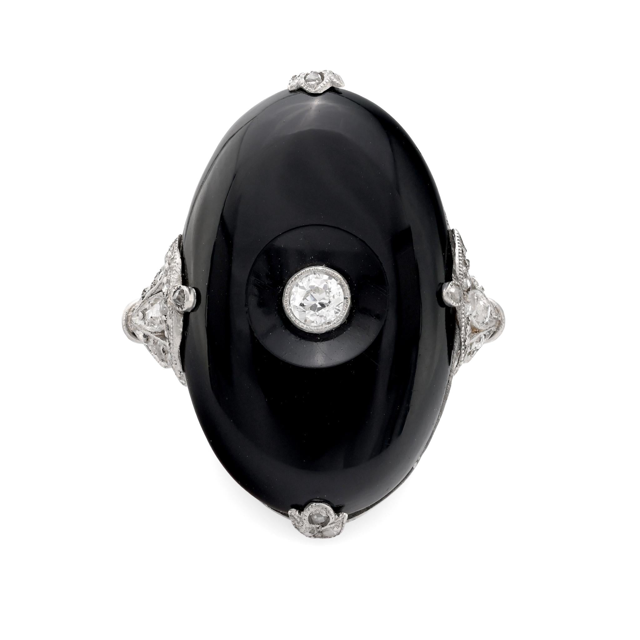 Art Deco onyx diamond platinum ring – Trumpet Horn