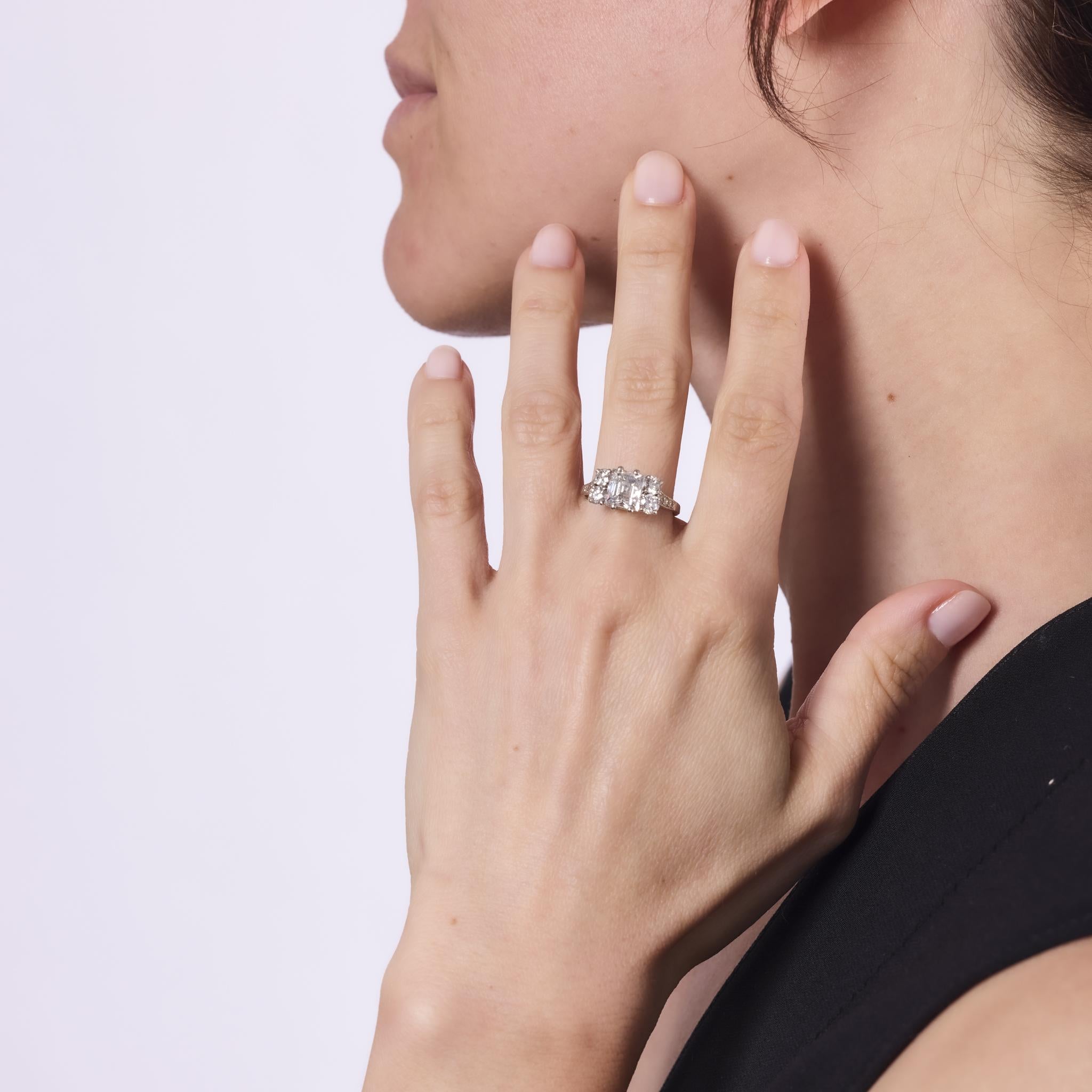 Art Deco GIA 2.14 carat Carré cut diamond 18k white gold ring