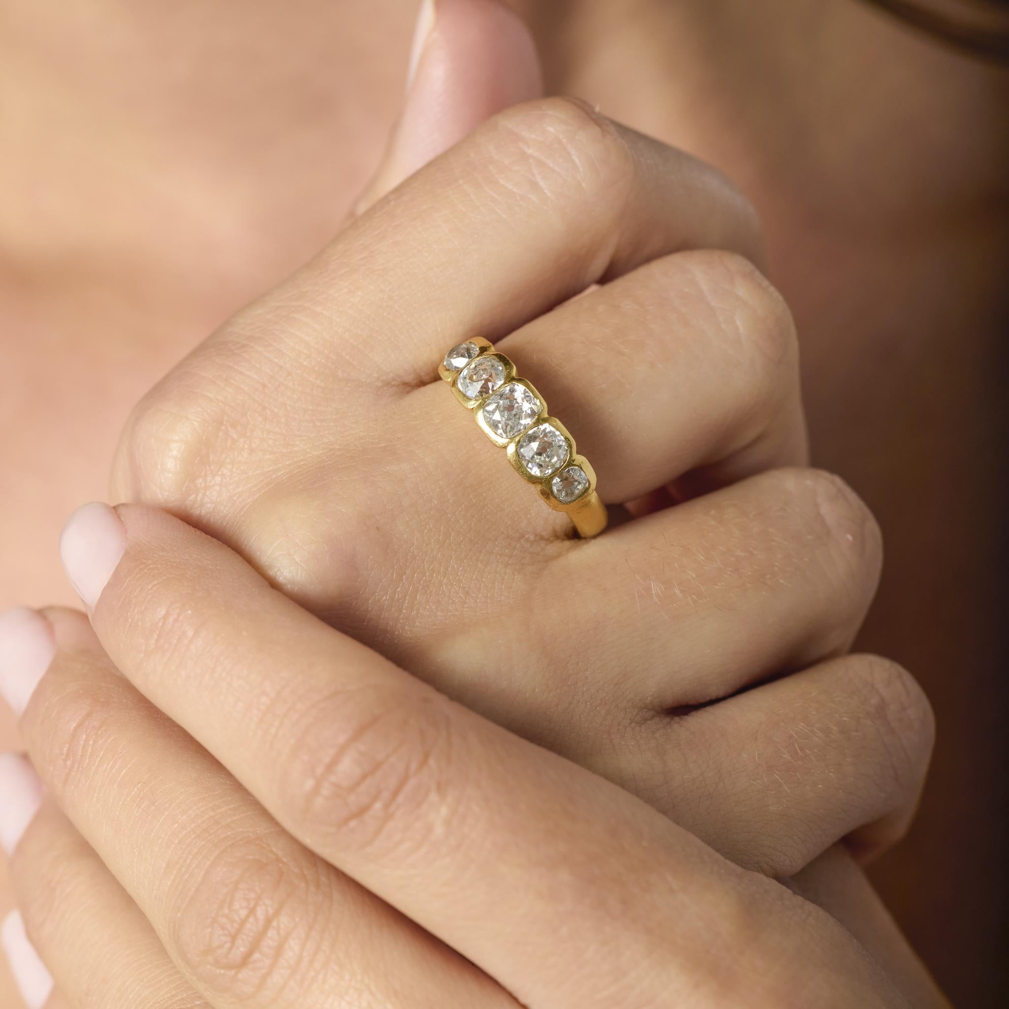 Vintage Italian 1.80 carat old mine cut diamond 18k yellow gold five stone band