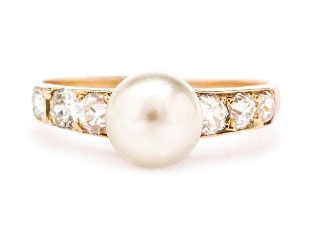 Vintage Engagement Rings: December 3