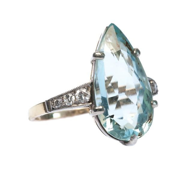 3 Wedding Destinations That Perfectly Fit Your Aquamarine Engagement Ring