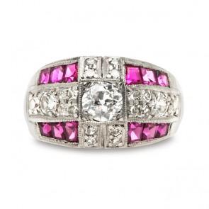 The Vintage Ruby Engagement Ring: Consider a Pop of Crimson Color