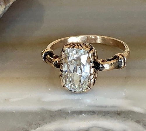 Deephaven | Victorian vintage inspired antique diamond engagement ring tips on buying a vintage diamond online