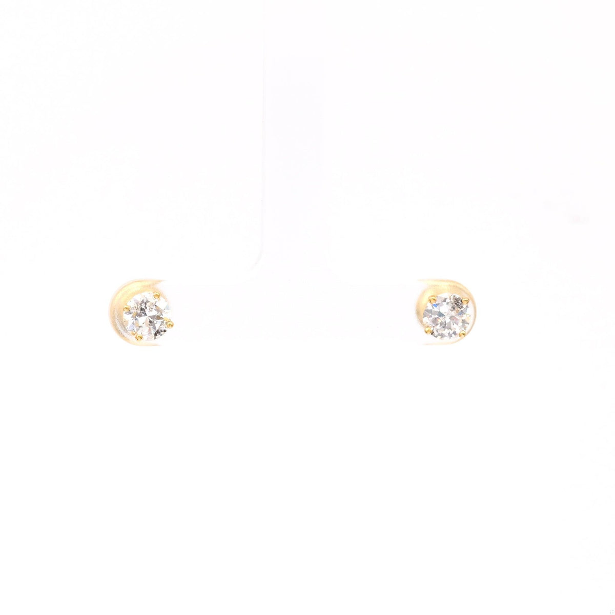 1.32 Carat Total Weight Diamond 18k Yellow Gold Stud Earrings