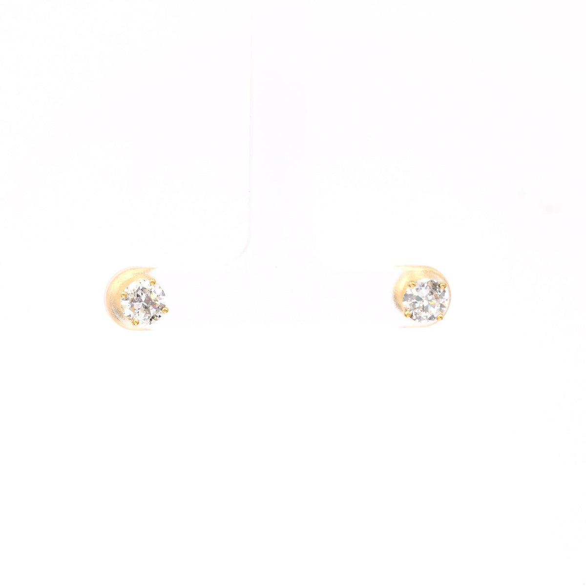 1.32 Carat Total Weight Diamond 18k Yellow Gold Stud Earrings