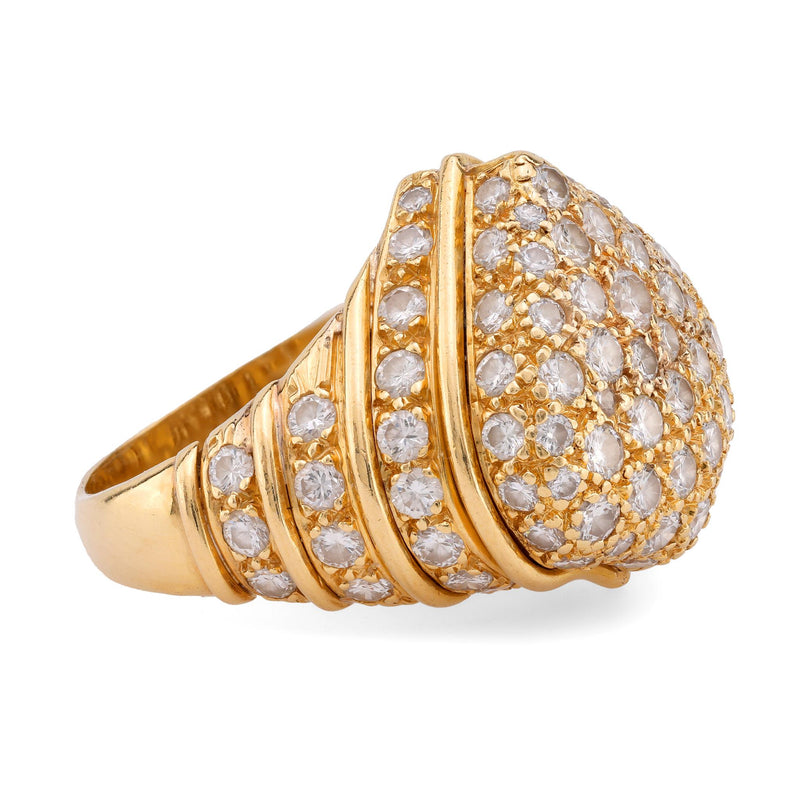 Vibrant 4.50 carat total weight diamond 18k yellow gold cocktail ring