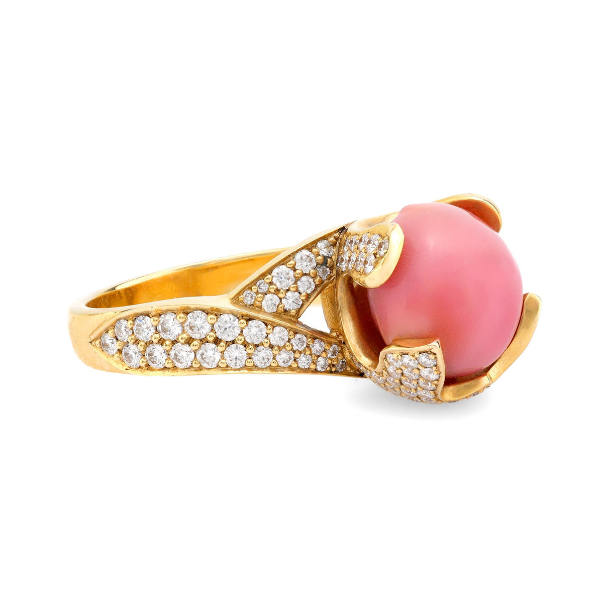 Modern conch pearl diamond 18k yellow gold ring