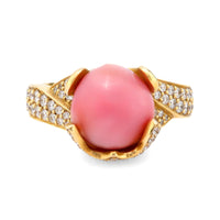 Modern conch pearl diamond 18k yellow gold ring