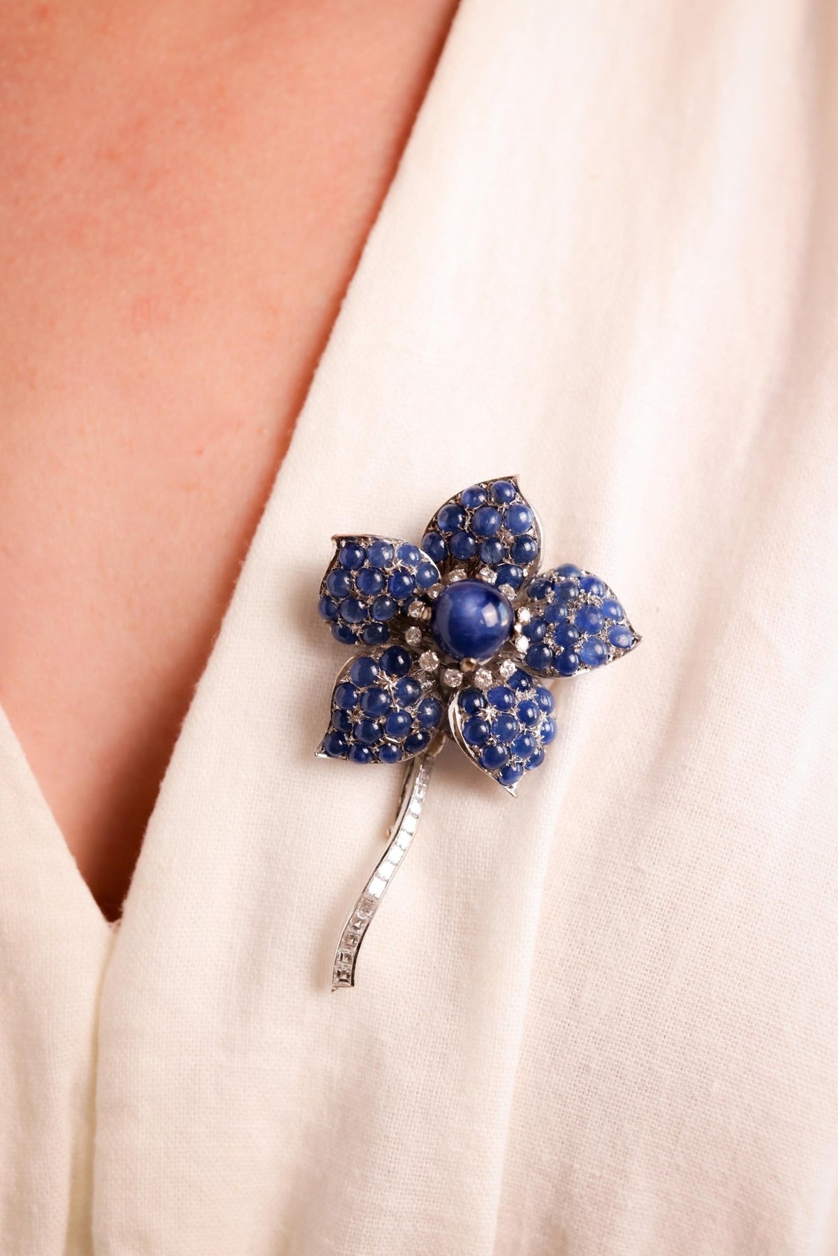 Mid-Century 33 Carat Cabochon Sapphire Diamond 18K White Gold Flower Brooch