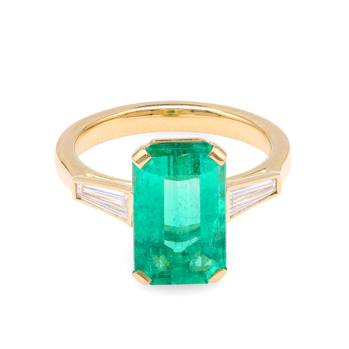 Modern GIA 3.81 Carat Emerald Diamond Yellow Gold Three Stone Ring