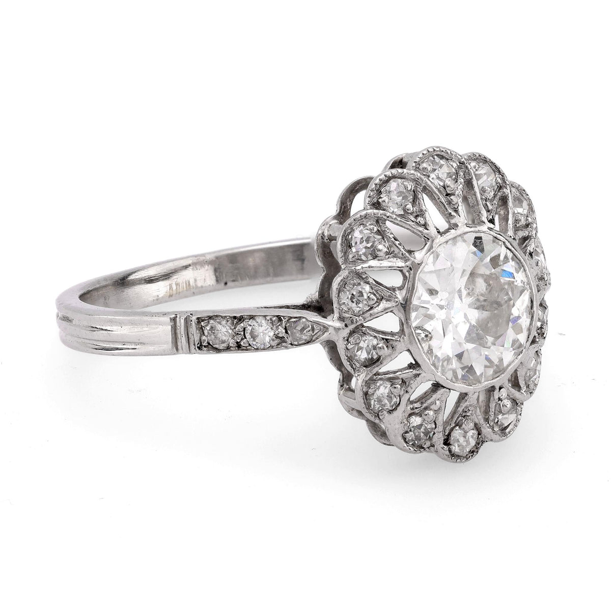 Belle Époque French diamond platinum cluster ring