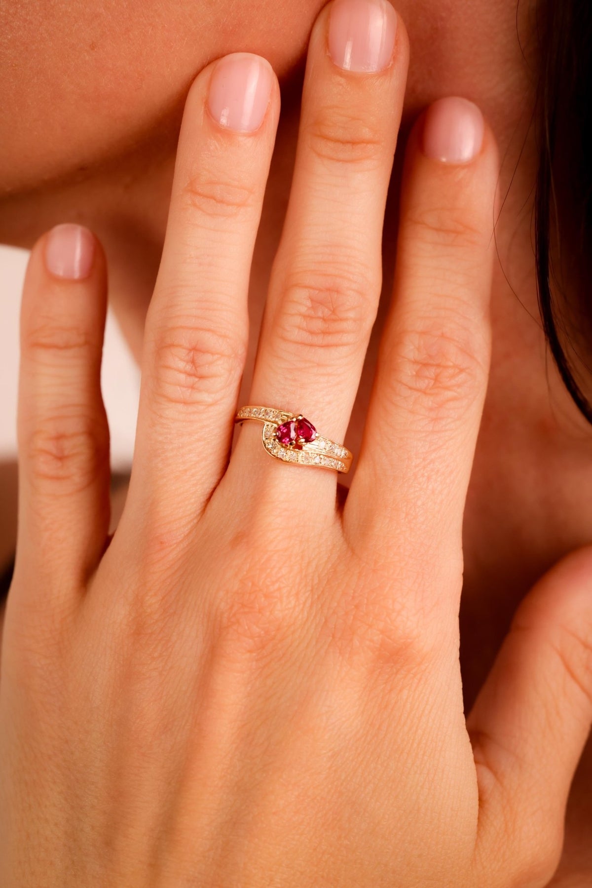 Vintage Ruby Diamond 14K Yellow Gold Swirl Ring