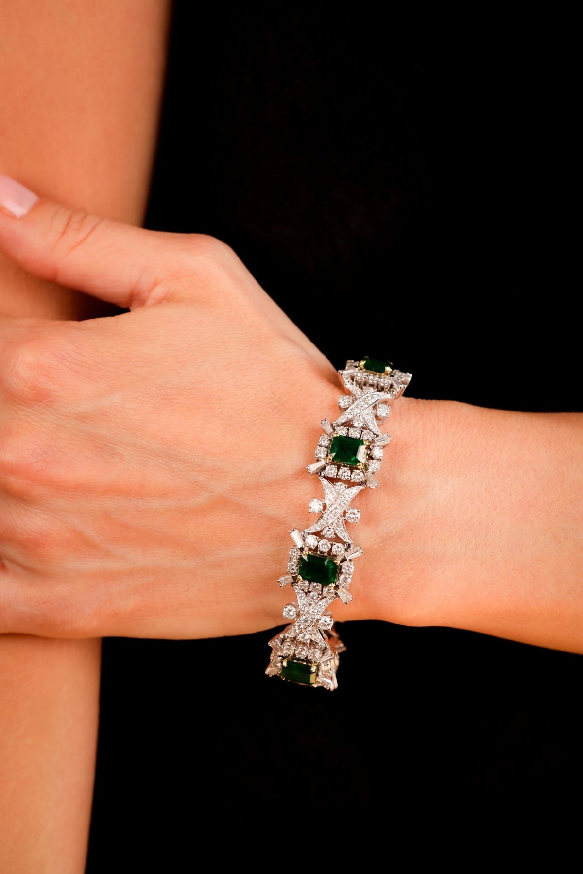 Vintage 7.37 Carat Emerald and 10 Carat Diamond Platinum Bracelet