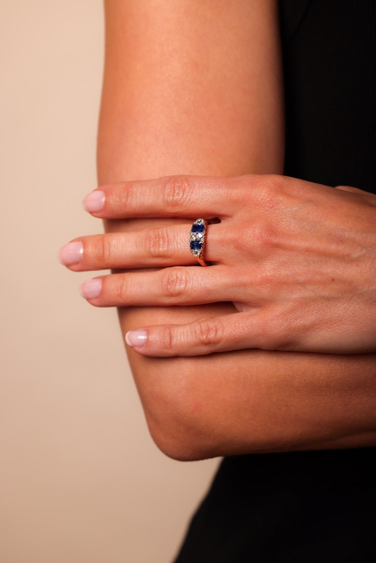 Victorian Sapphire Diamond 18K Yellow Gold Ring