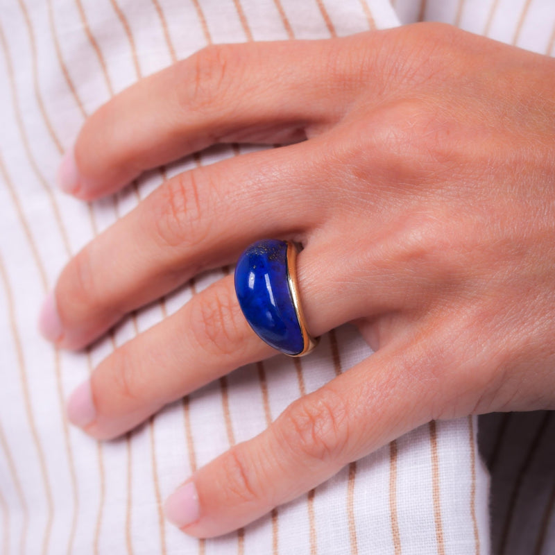 Vintage Cabochon Cut Lapis Lazuli 18K Yellow Gold Dome Ring