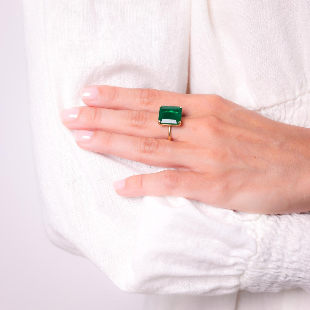 Vintage 8.89 Carat Emerald 18K Yellow Gold Cocktail Ring