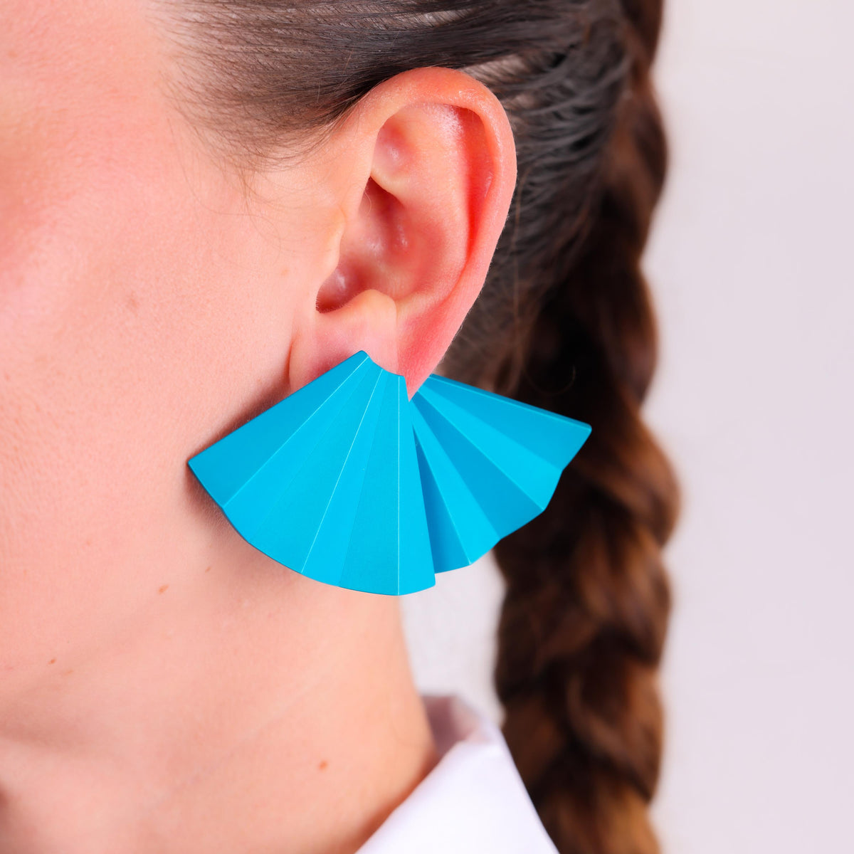 JAR Paris titanium electric blue "Fan" earrings