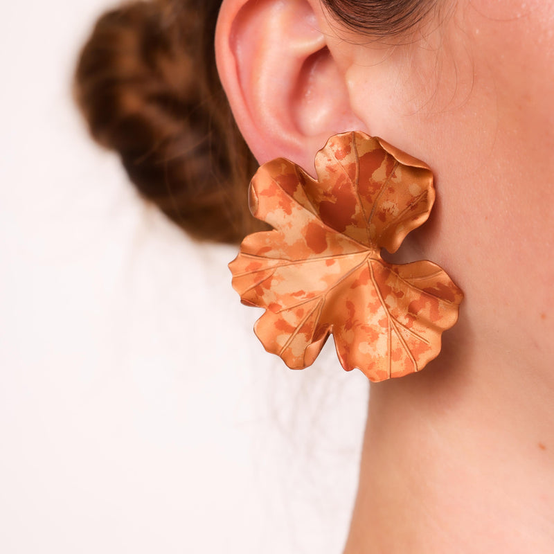 Jar Paris aluminum and 18k yellow gold "Geranium" earrings