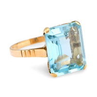 Retro 7.40 carat aquamarine 18k yellow gold solitaire ring