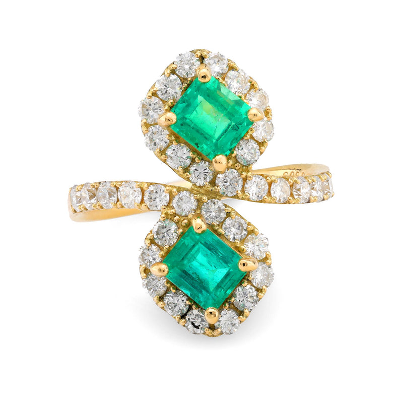 Modern 18k yellow gold 1.12 carat emerald diamond toi et moi pave ring