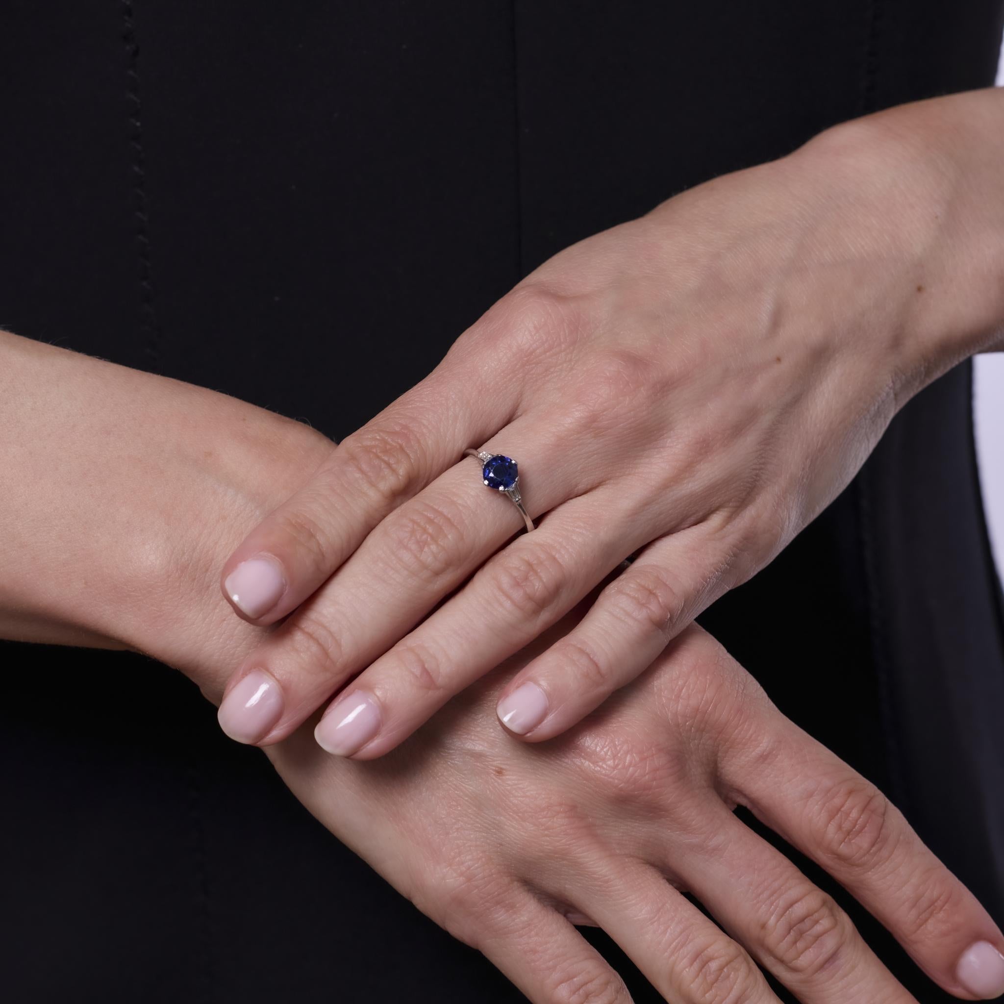 Art Deco 1.05 carat sapphire diamond platinum engagement ring
