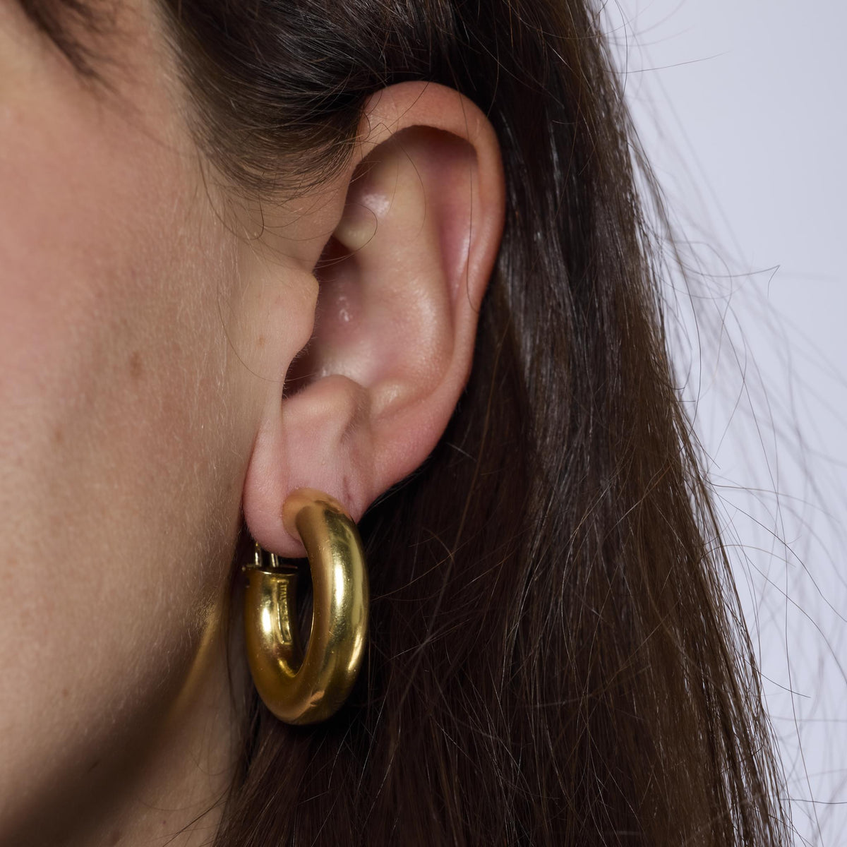 Vintage Italian 18k yellow gold hoop earrings