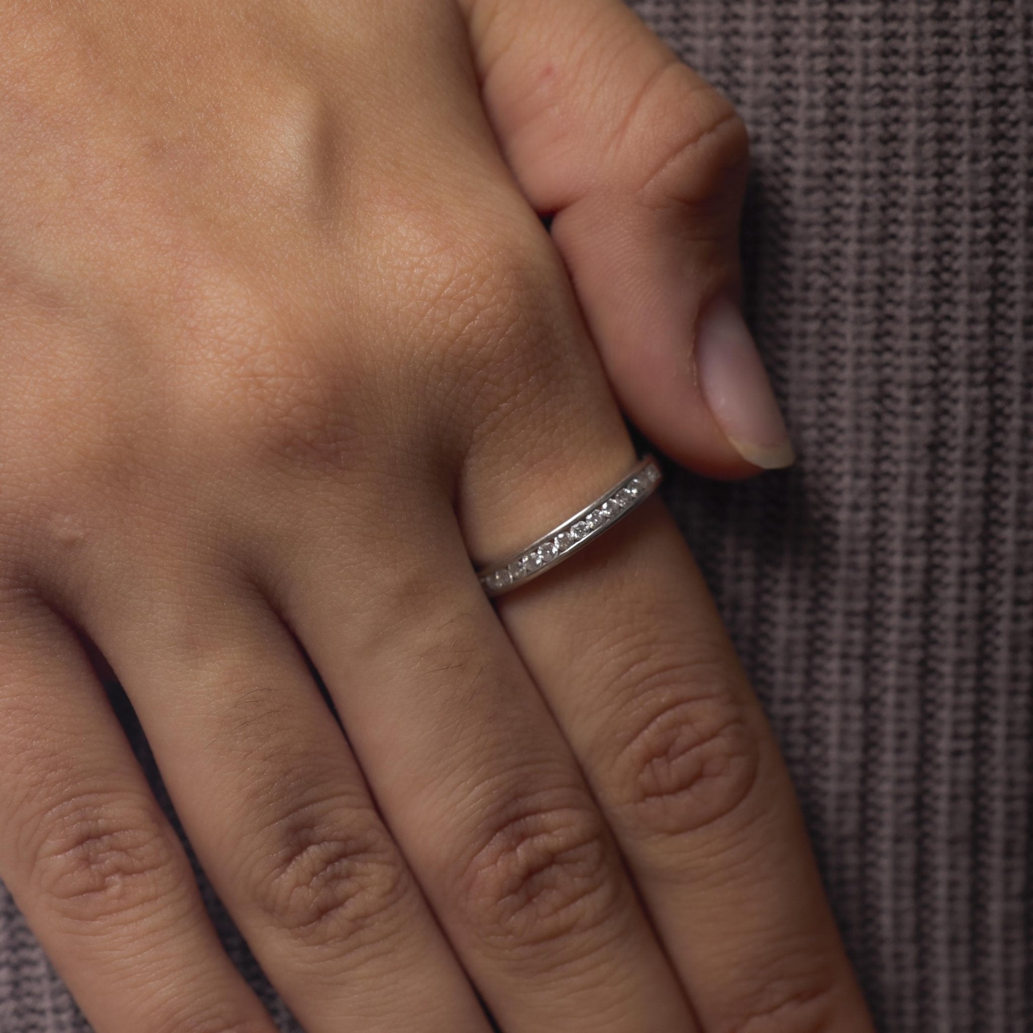 Contemporary diamond 18k yellow gold wedding band