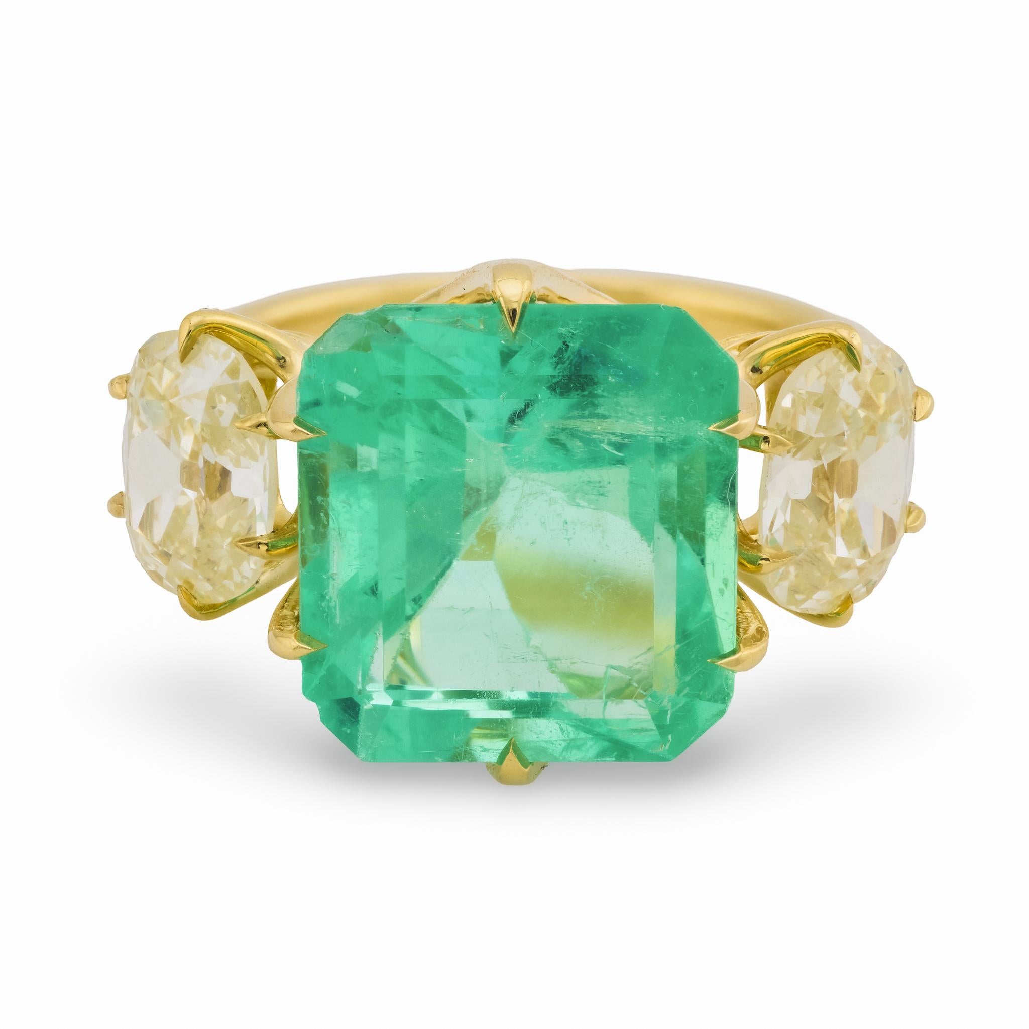 GIA 7.14 carat Colombian emerald diamond 18k yellow gold cocktail ring