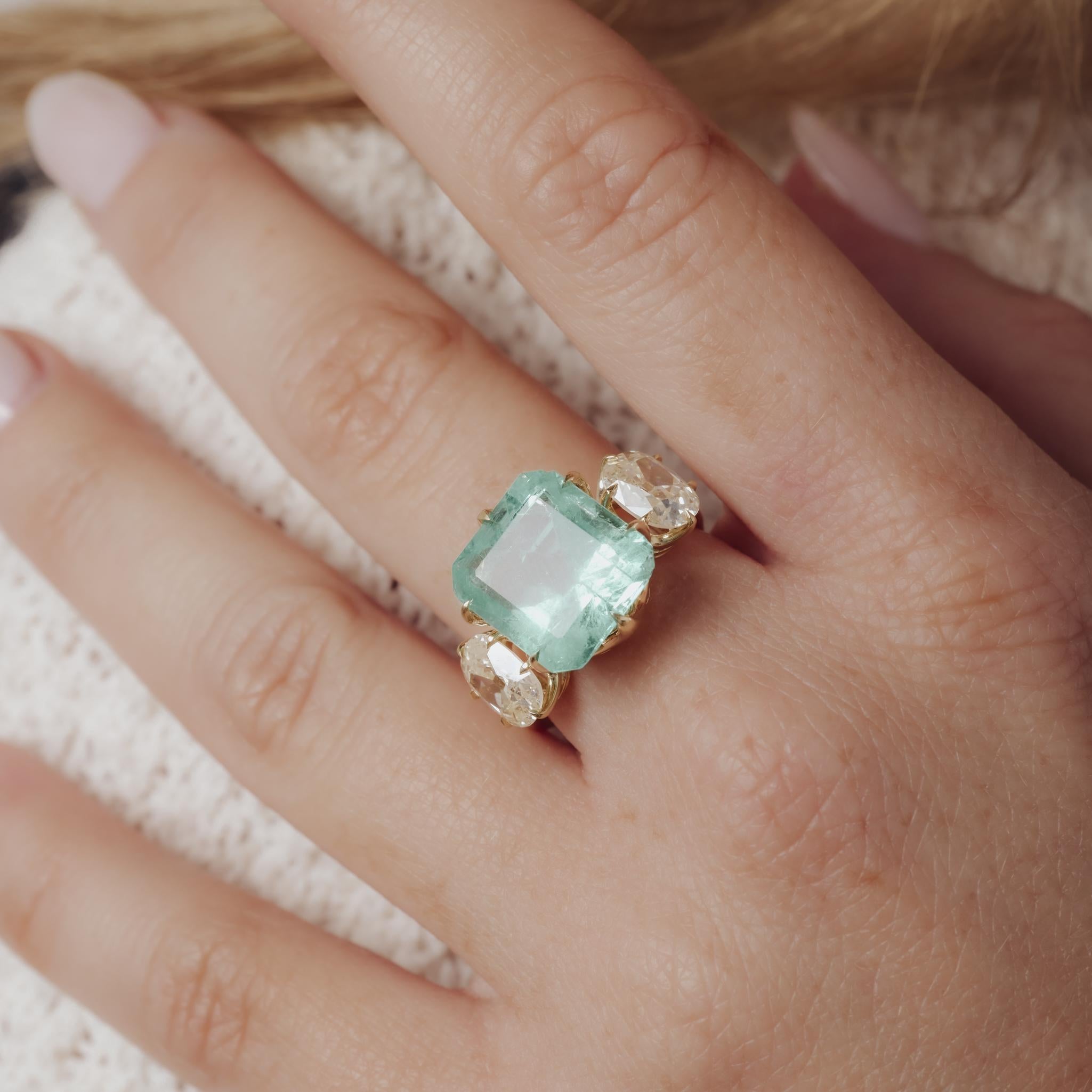 GIA 7.14 carat Colombian emerald diamond 18k yellow gold cocktail ring