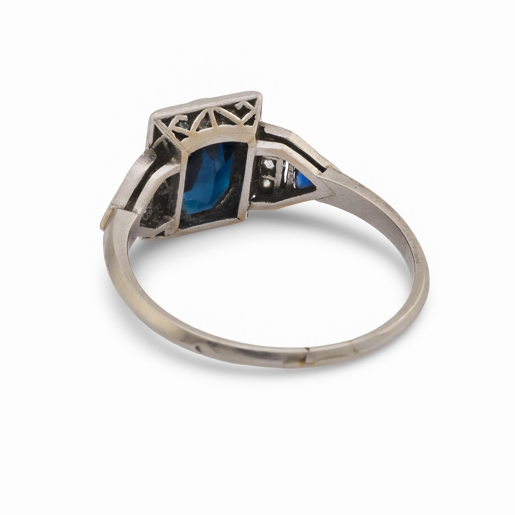 French Art Deco GIA 1.65 carat no heat sapphire diamond platinum ring