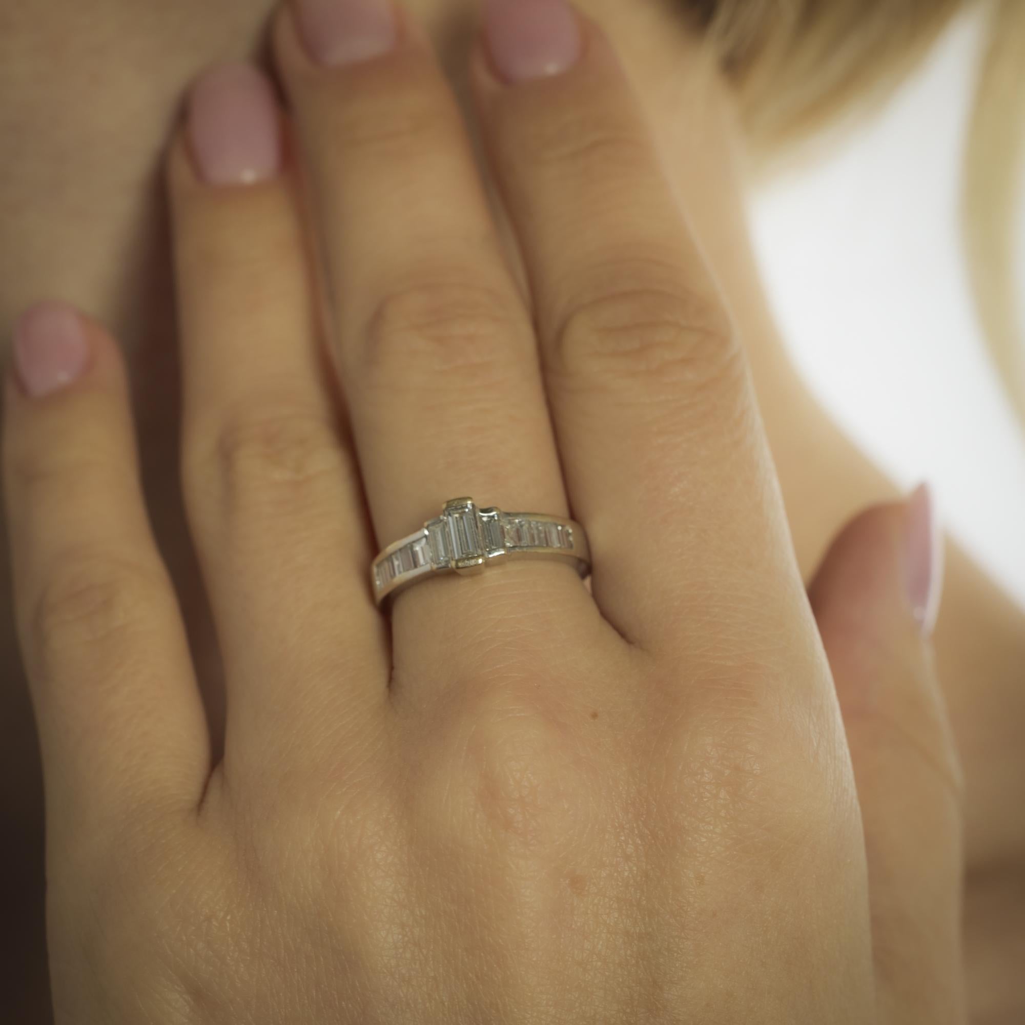 Vintage diamond 18k white gold wedding ring