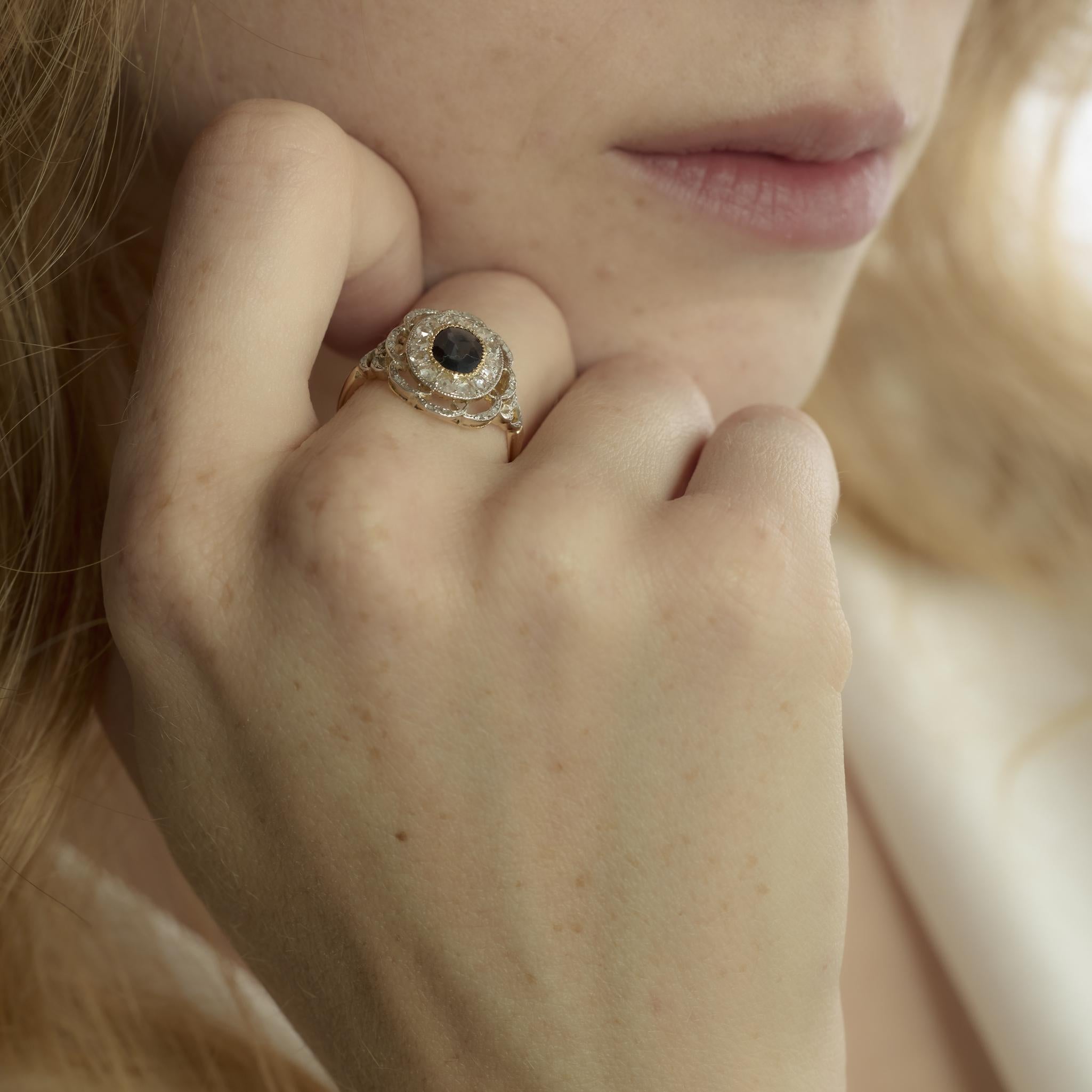 Art Deco style sapphire diamond 18k yellow gold and platinum cocktail ring
