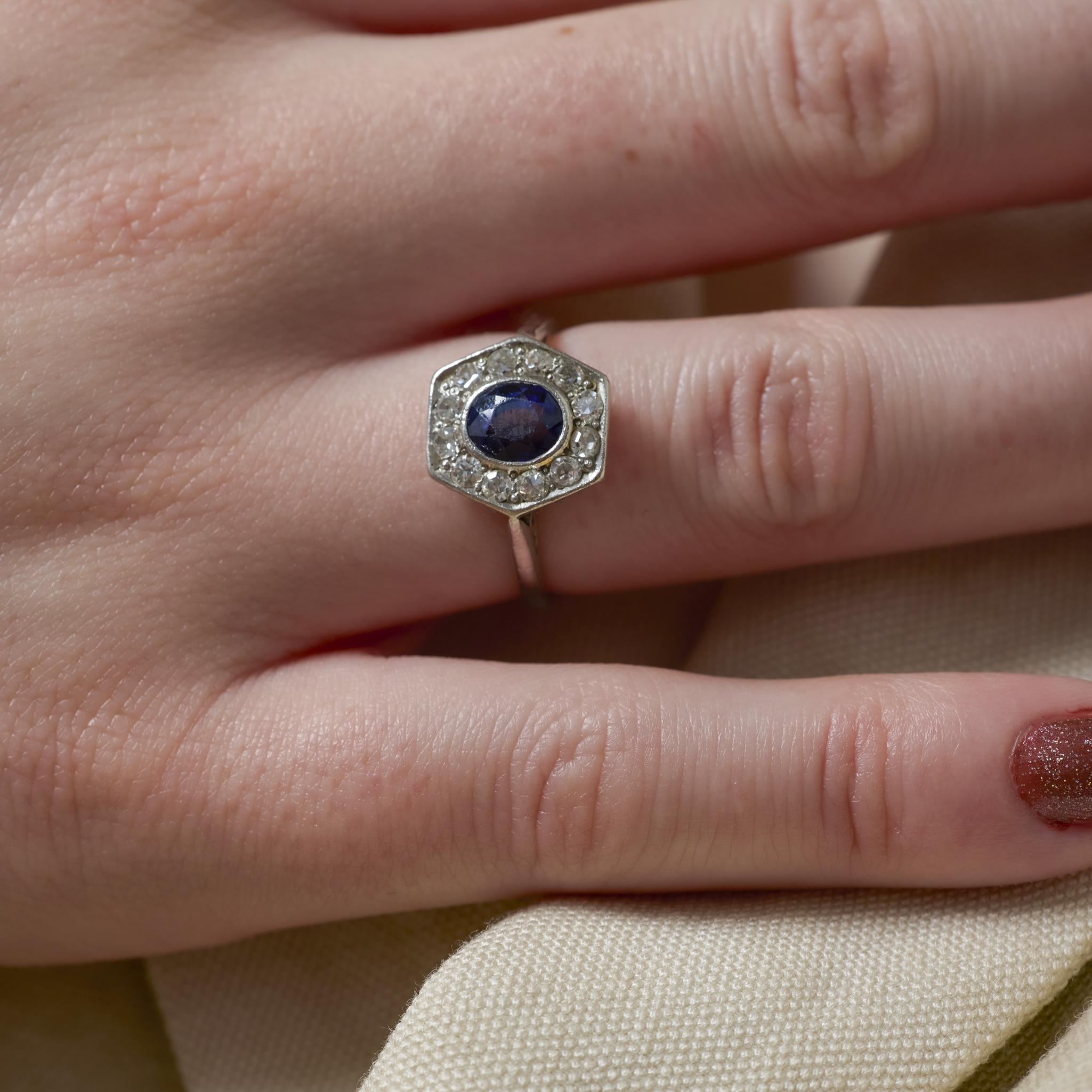 Art Deco 1.40 carat sapphire diamond platinum cluster ring