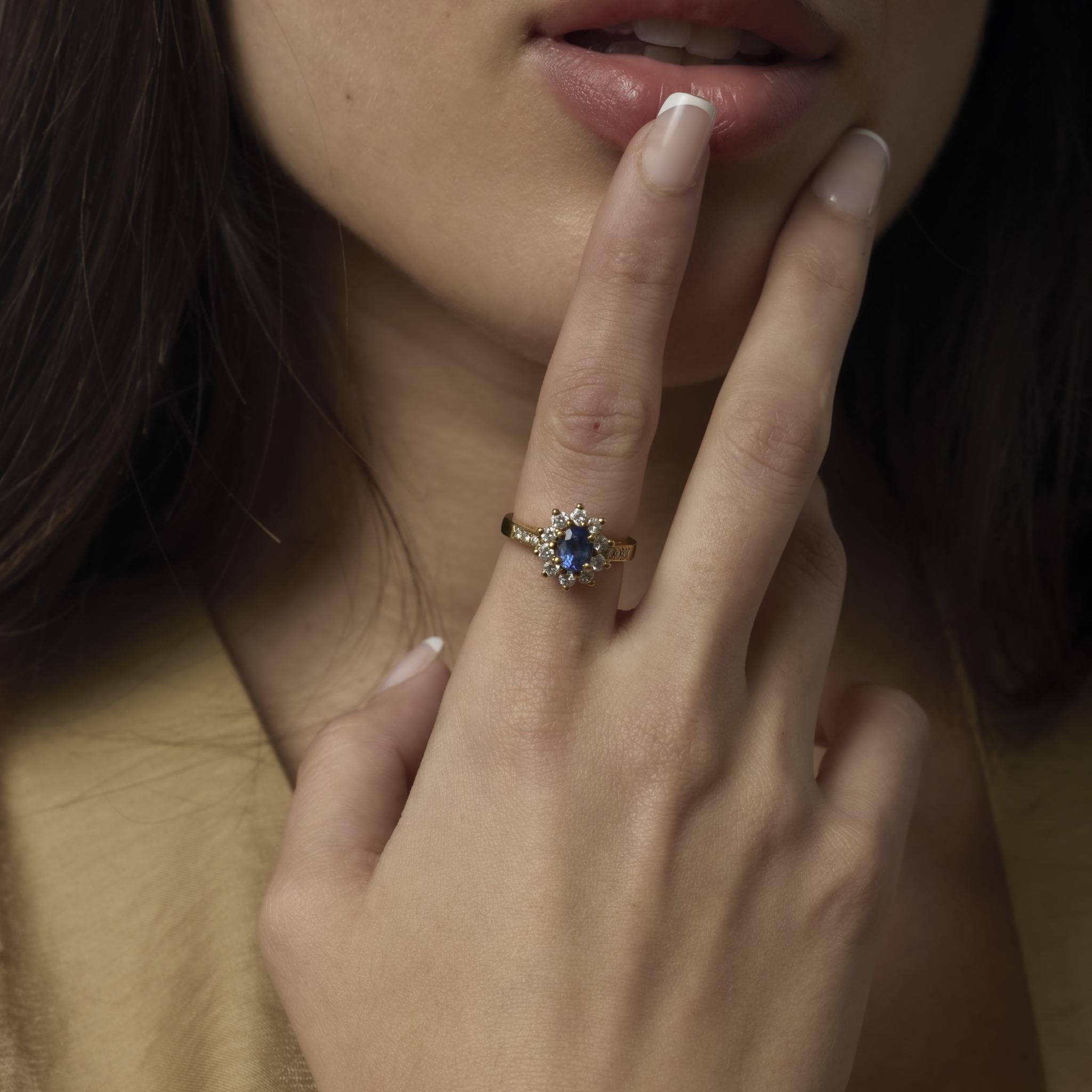 Vintage 1 carat sapphire diamond 18k yellow gold cluster ring