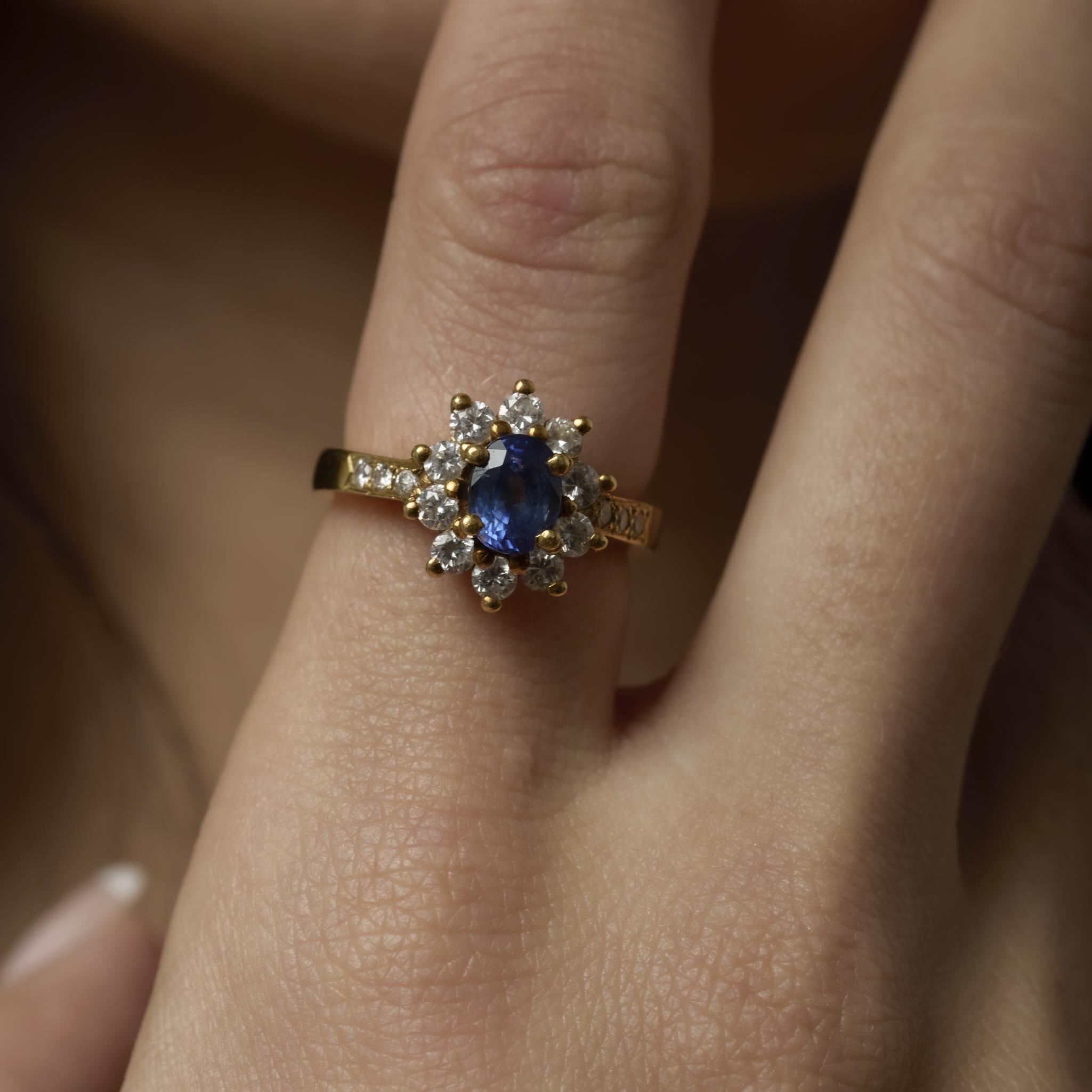 Vintage 1 carat sapphire diamond 18k yellow gold cluster ring