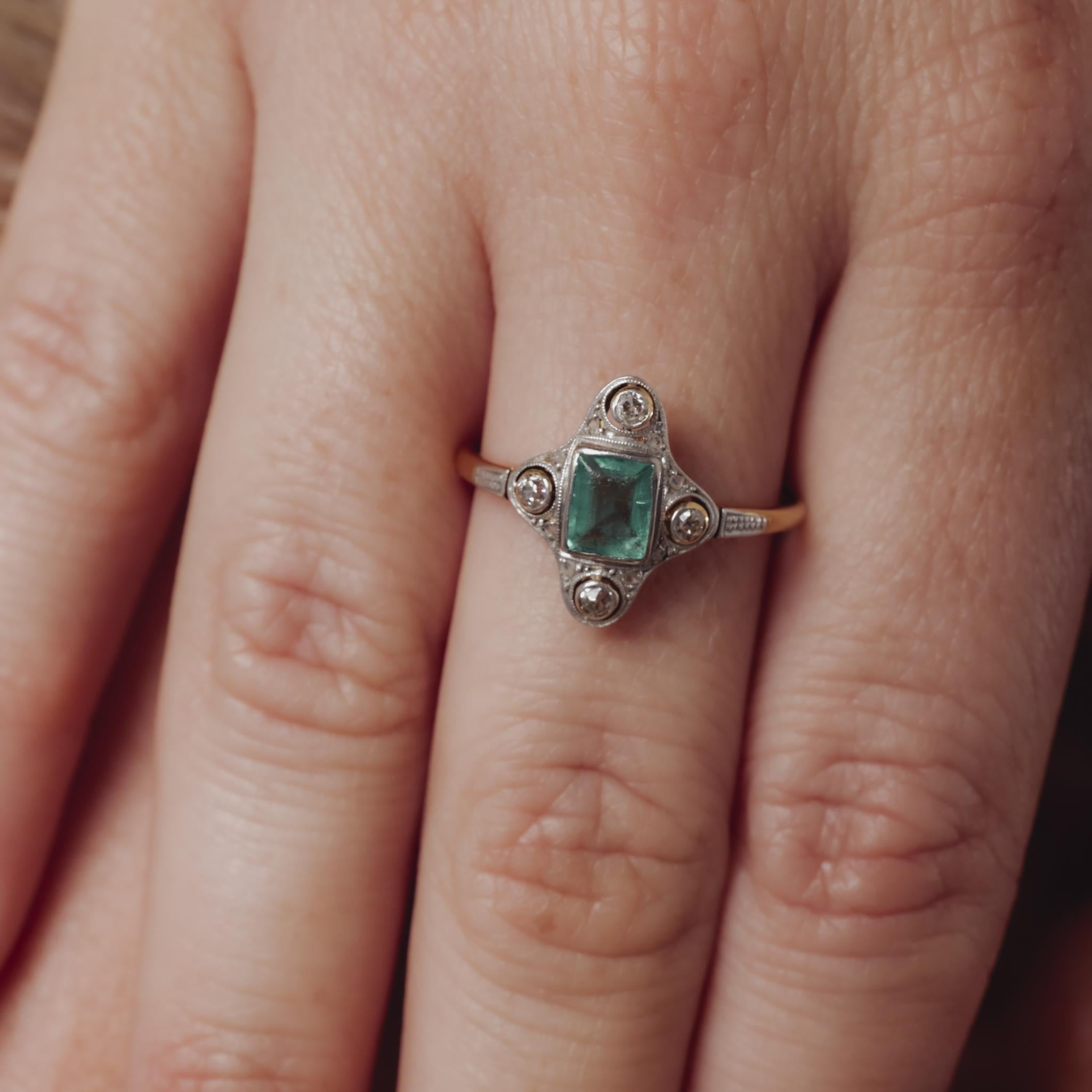 Victorian emerald diamond 18k yellow gold ring