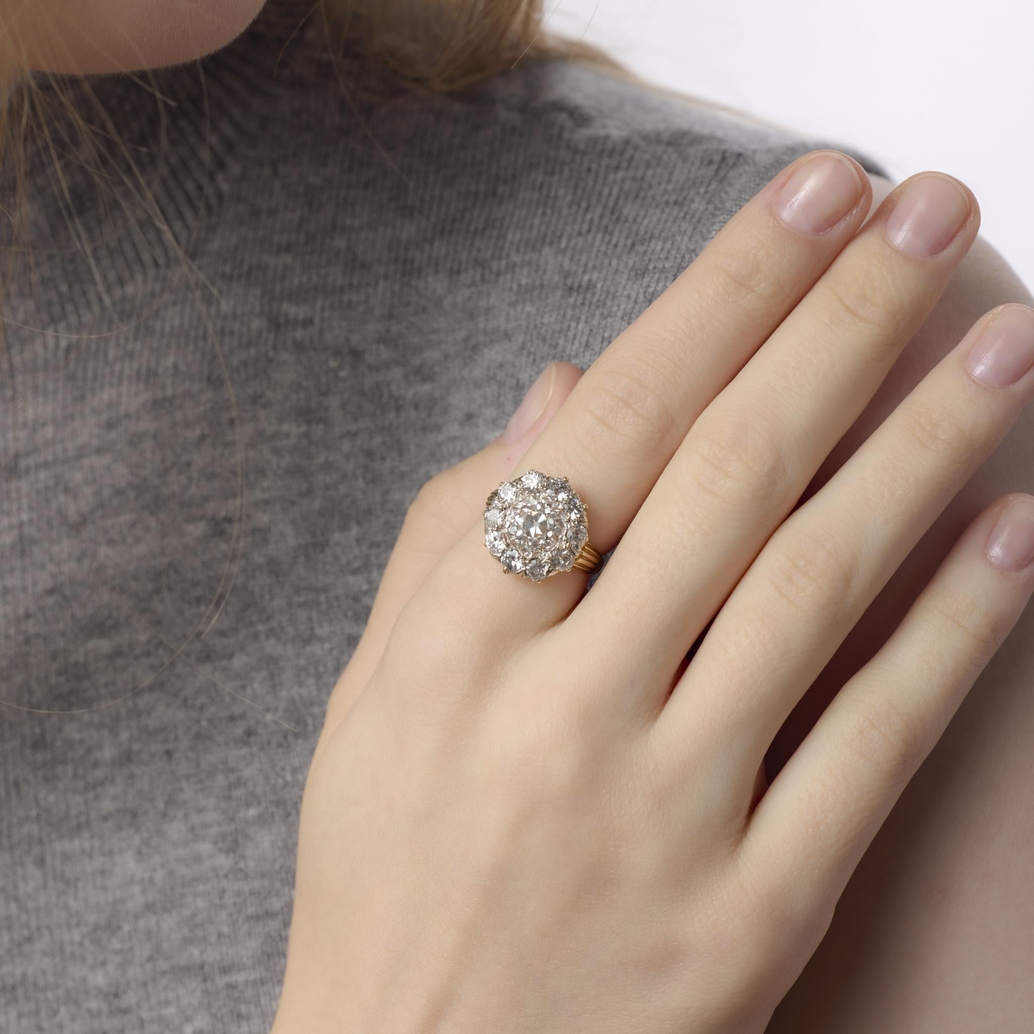 Victorian GIA 3.02 carat old European cut diamond 18k yellow gold cluster ring