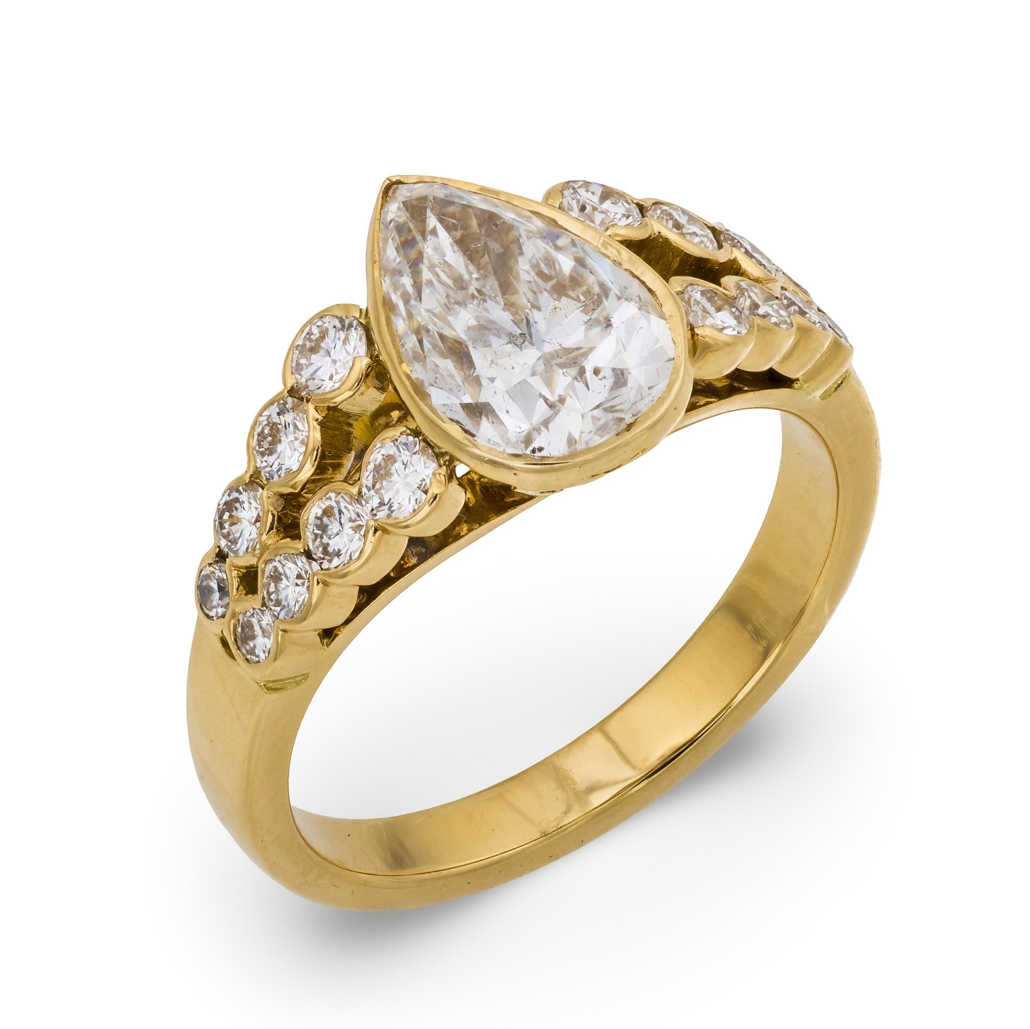 French GIA 1.56 carat pear shape diamond 18k yellow gold engagement ring