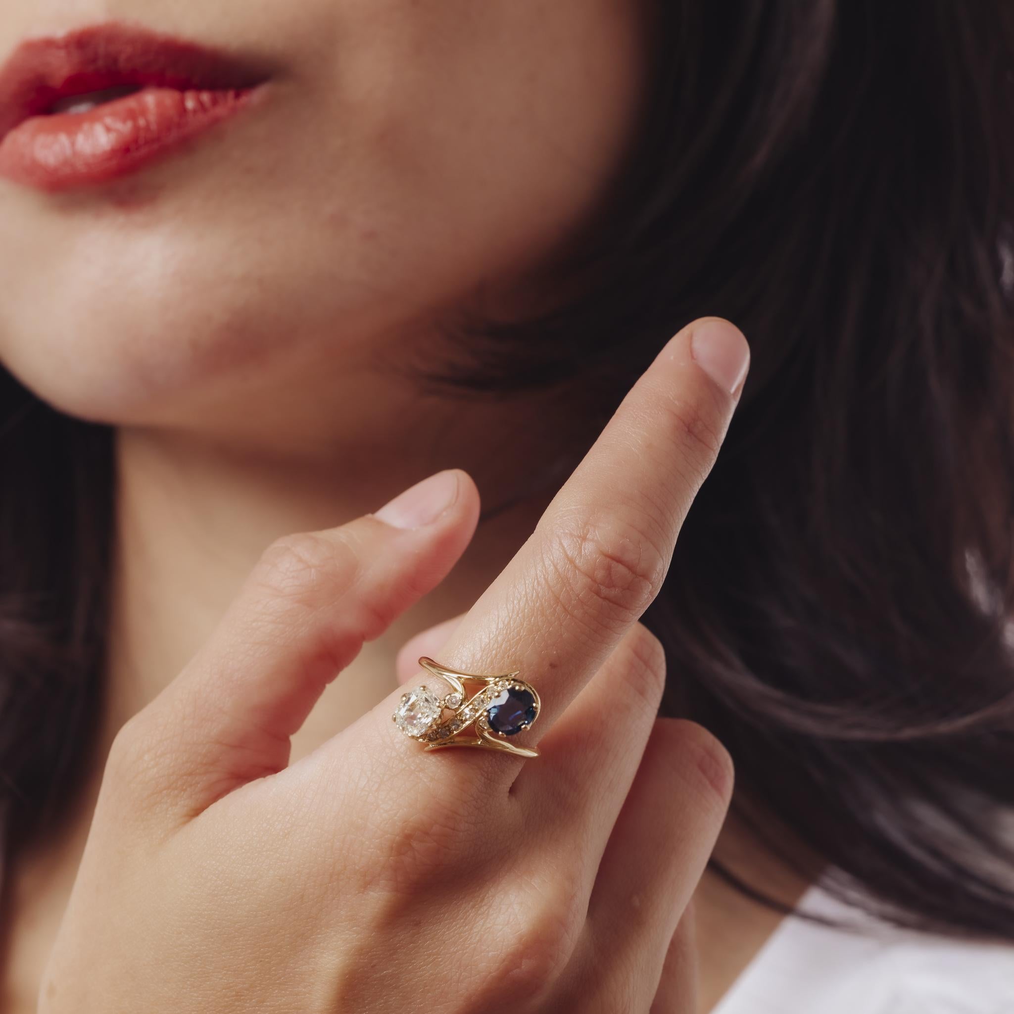French Victorian old mine cut diamond 18k yellow gold toi et moi ring