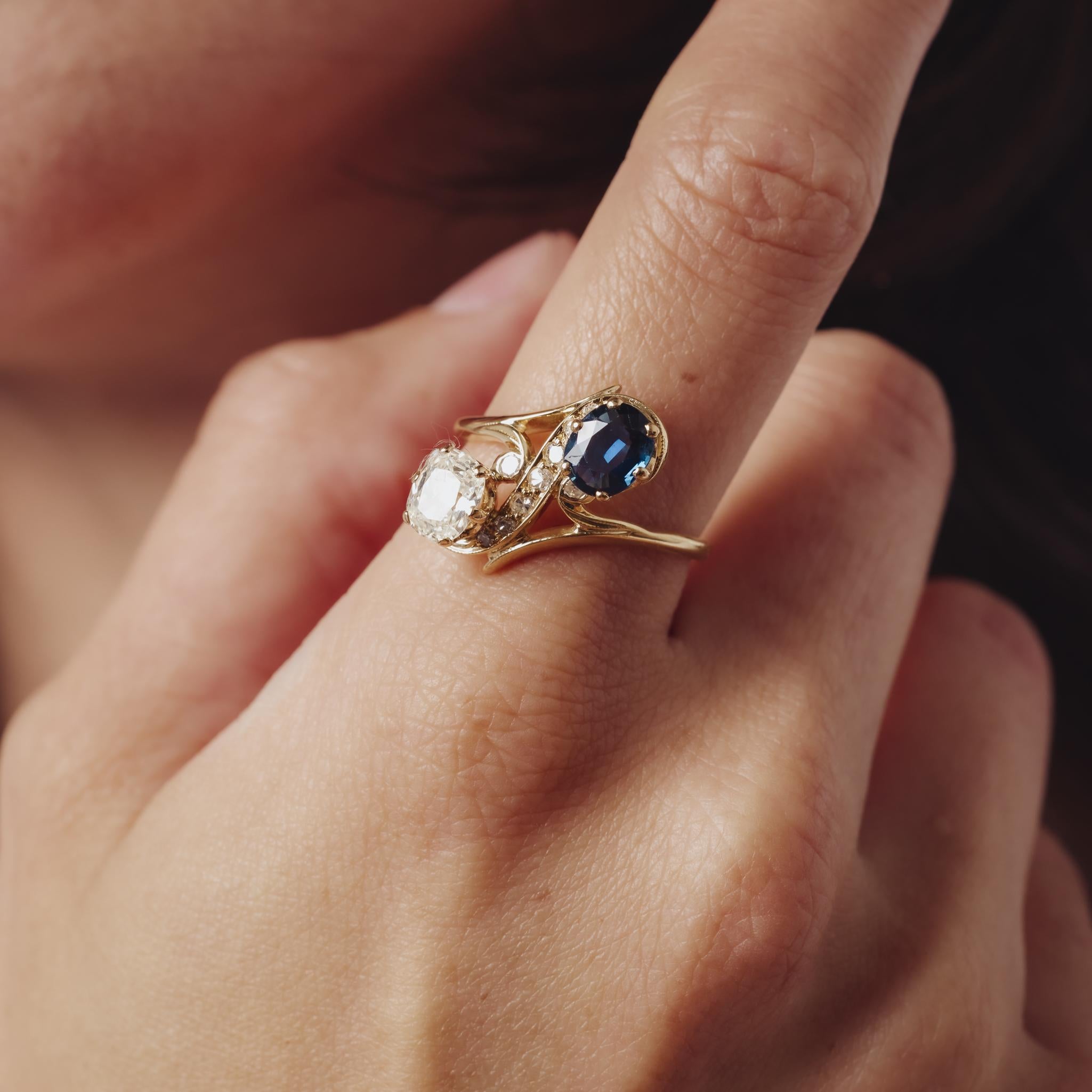 French Victorian old mine cut diamond 18k yellow gold toi et moi ring