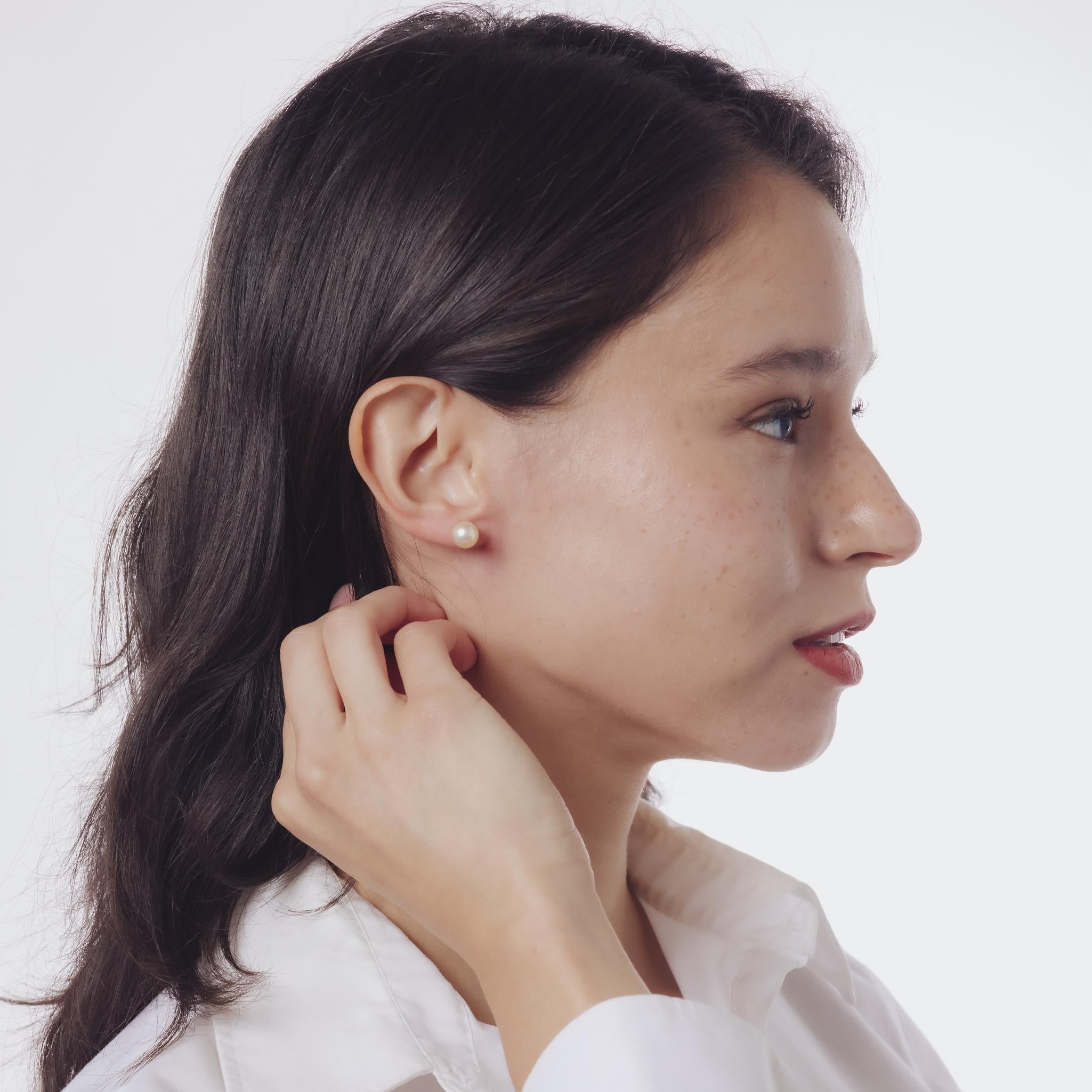 Mikimoto pearl 18k yellow gold stud earrings