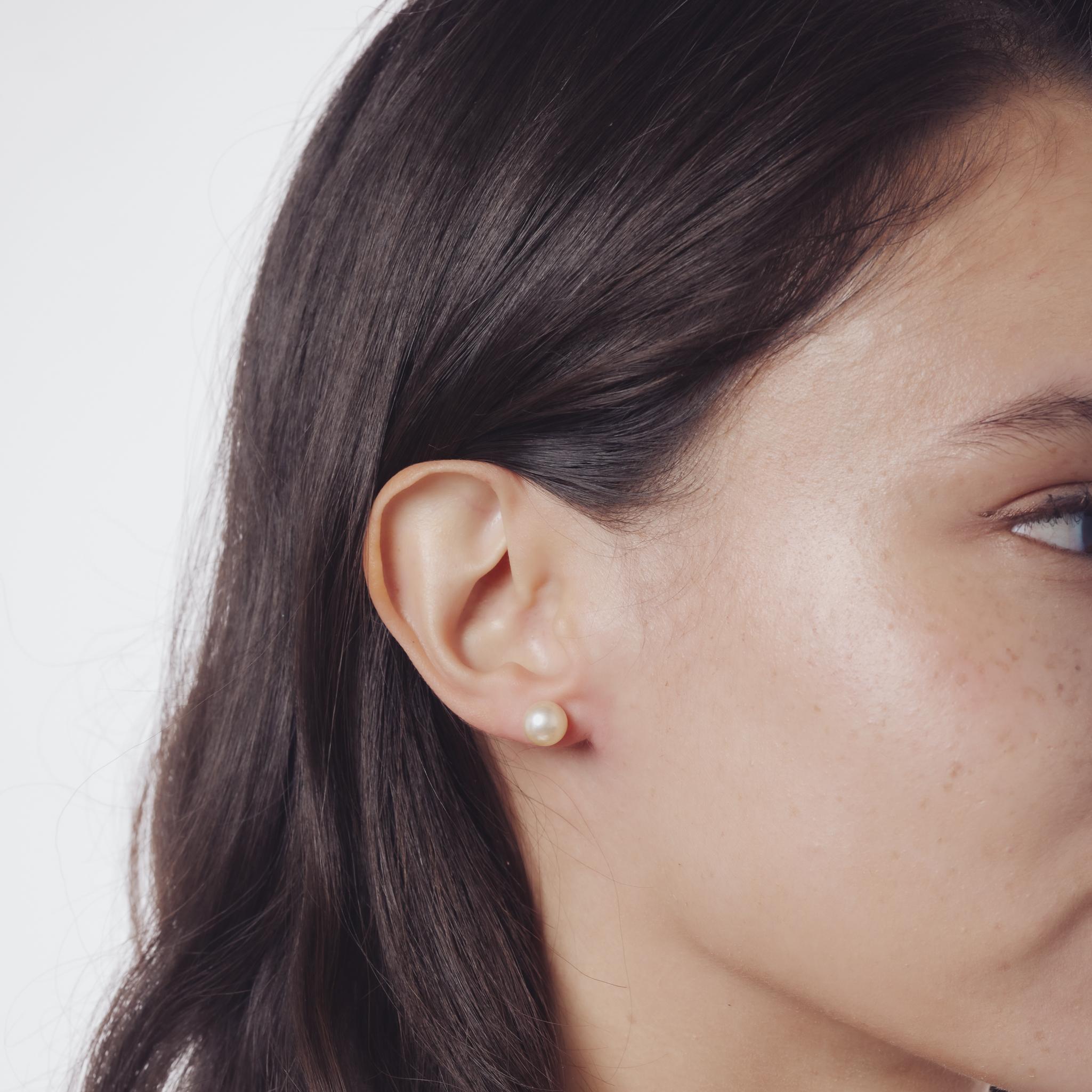 Mikimoto pearl 18k yellow gold stud earrings