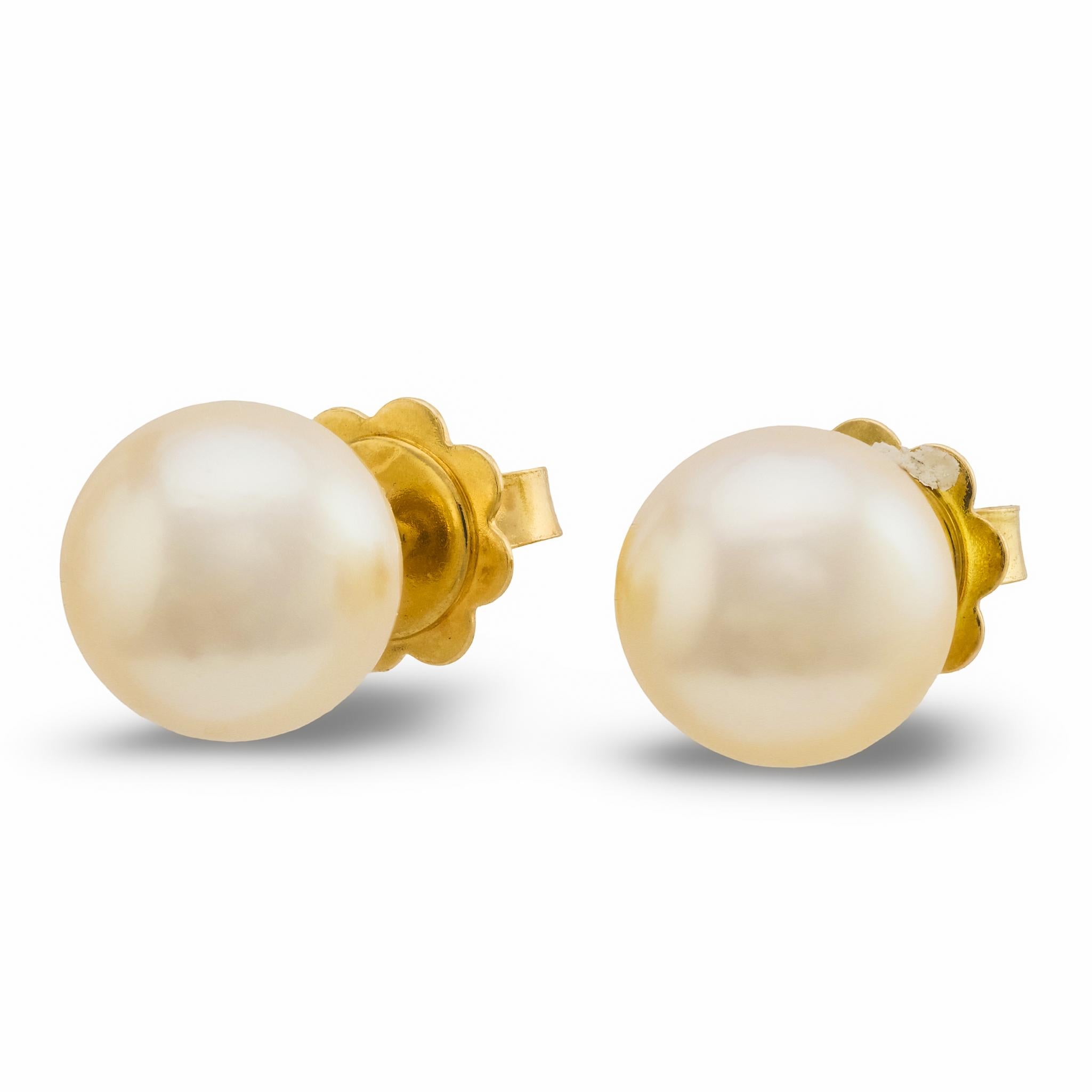 Mikimoto pearl 18k yellow gold stud earrings