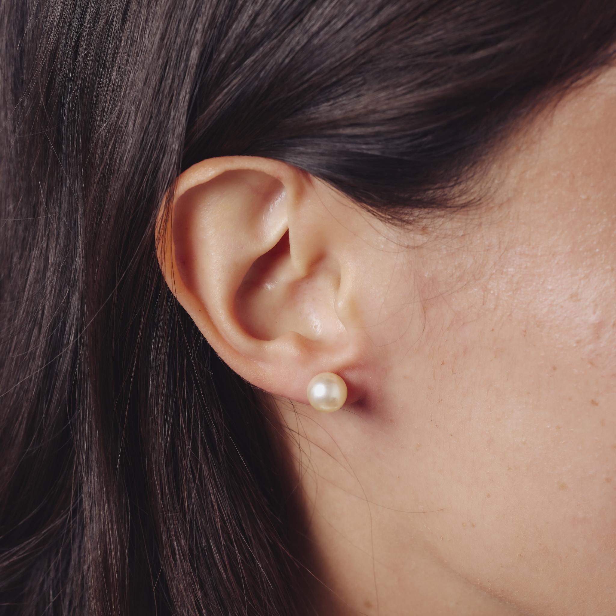 Mikimoto pearl 18k yellow gold stud earrings