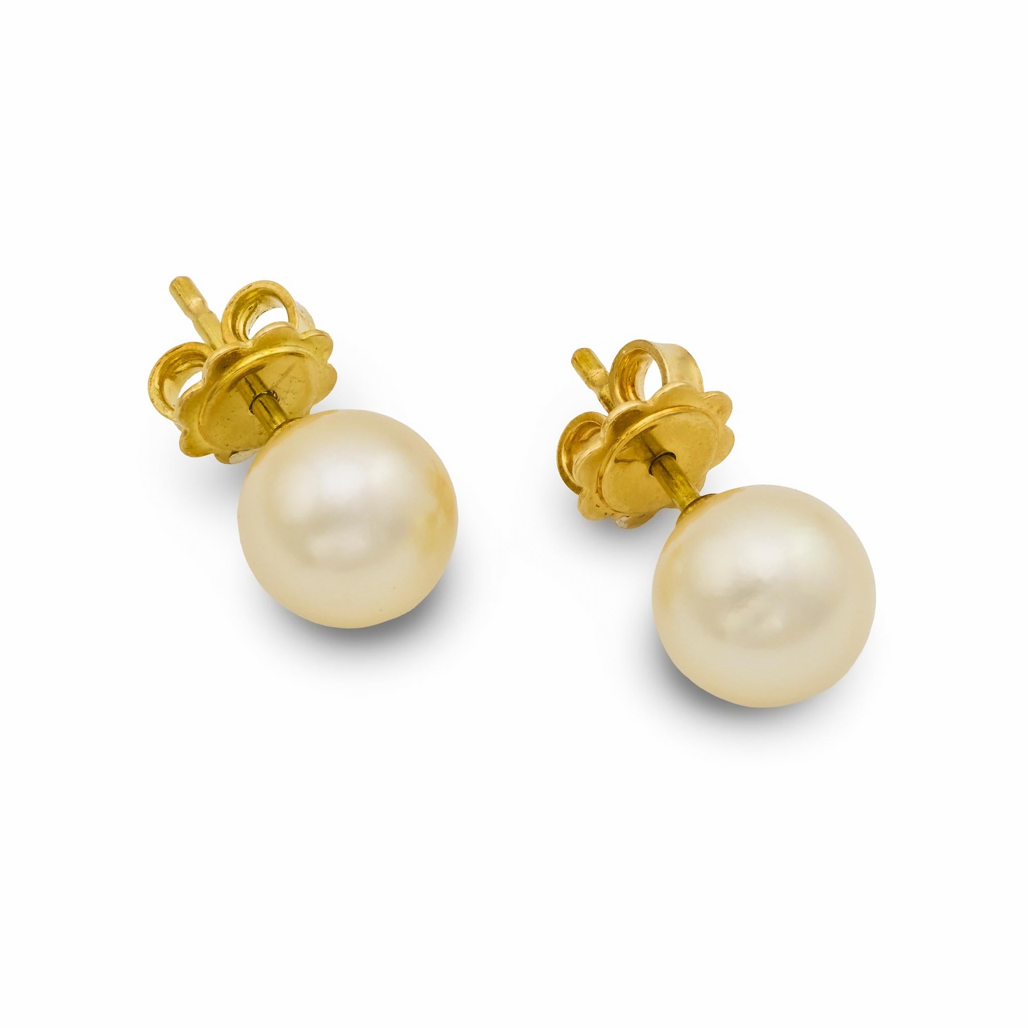 Mikimoto pearl 18k yellow gold stud earrings