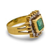 Vintage emerald diamond 18k yellow gold ring