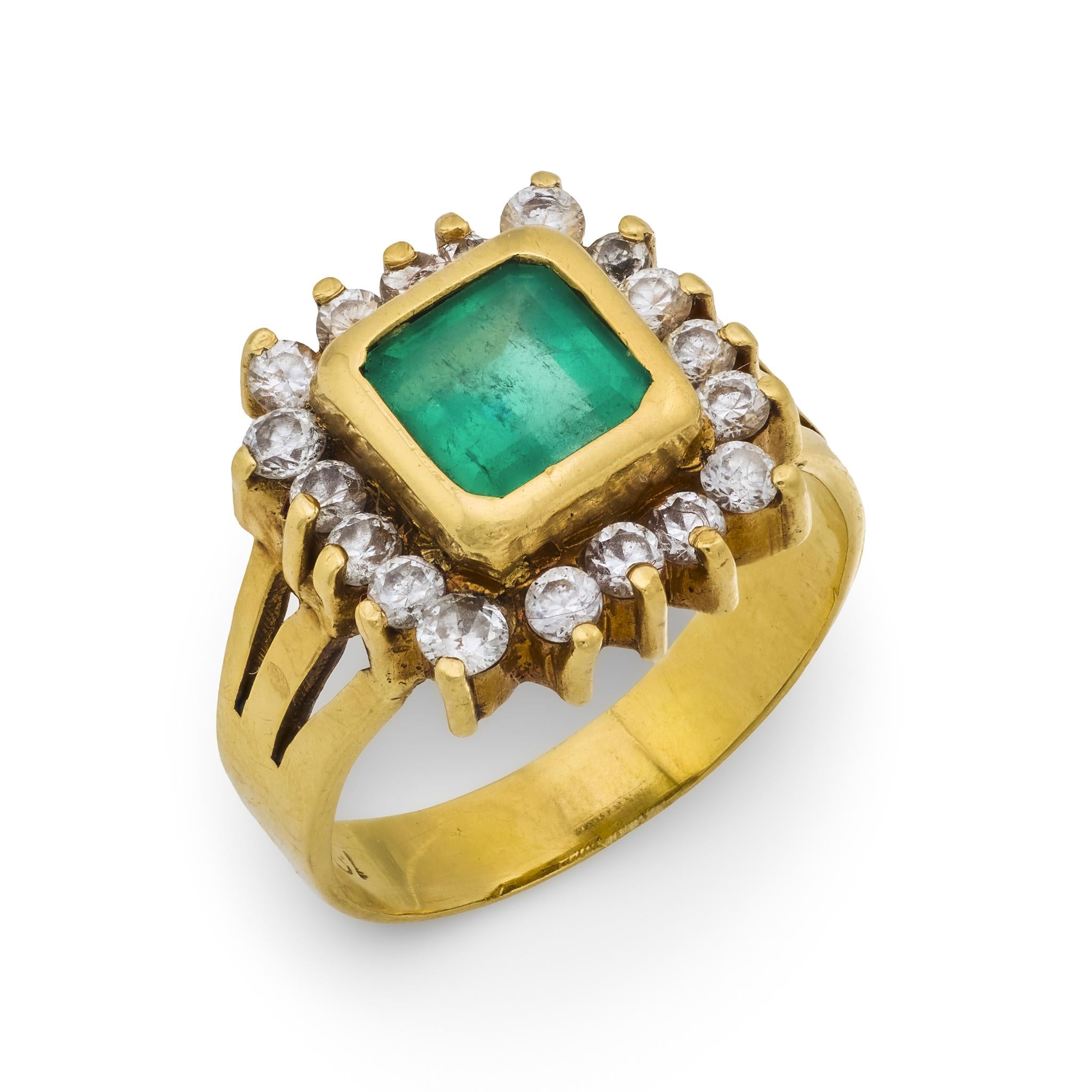 Vintage emerald diamond 18k yellow gold ring