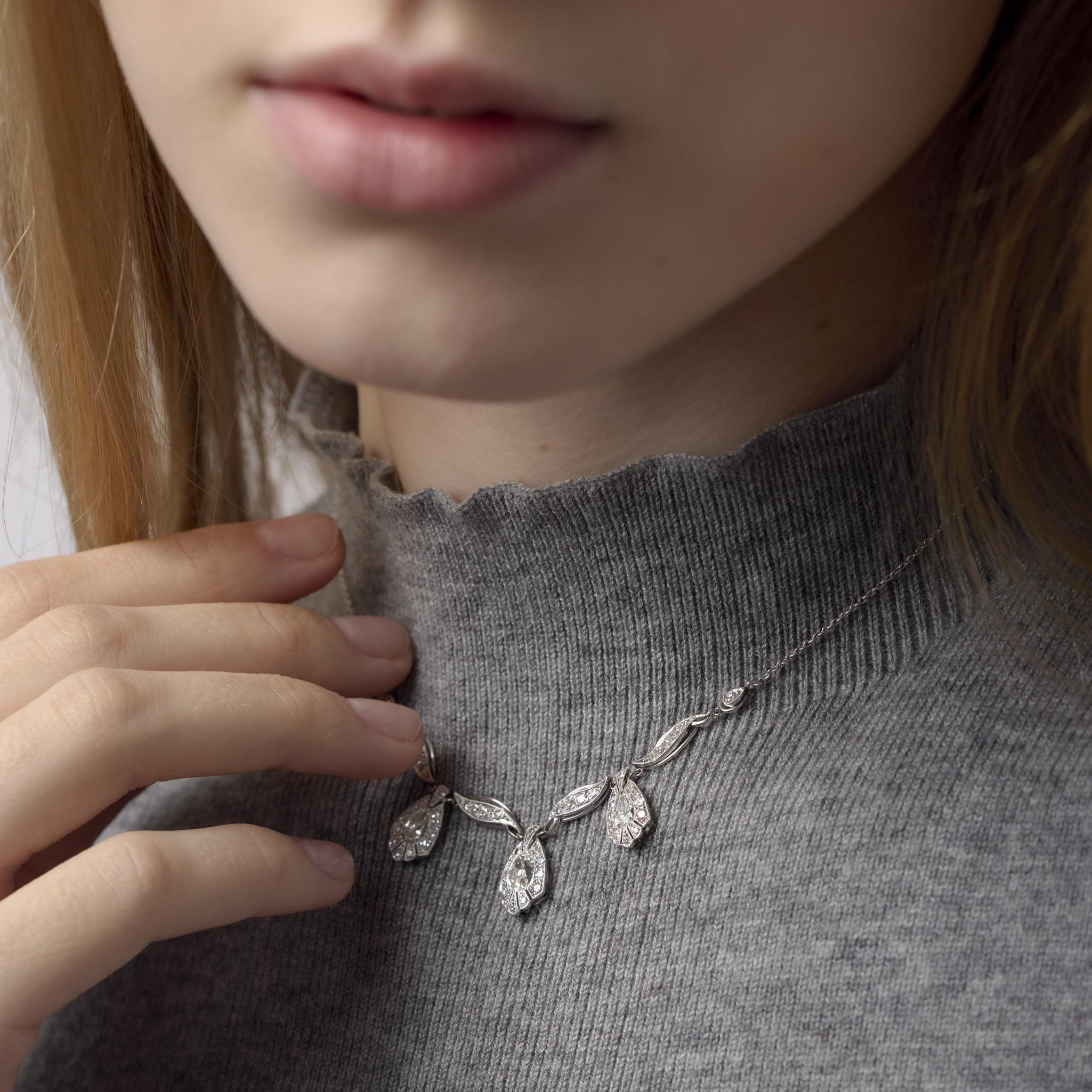 Edwardian 2.20 carat total weight diamond platinum necklace