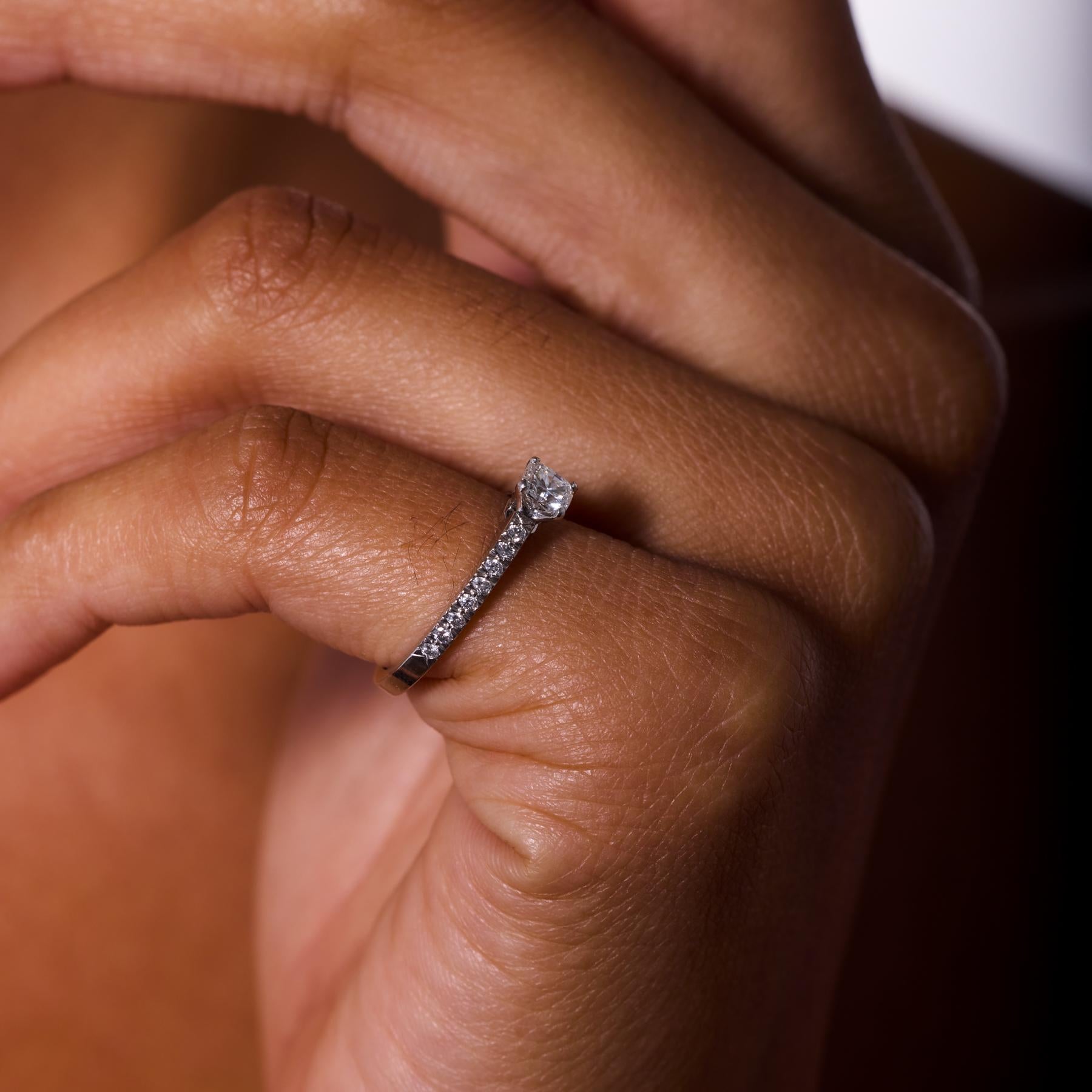 Tiffany & Co. 0.37 carat diamond platinum engagement ring