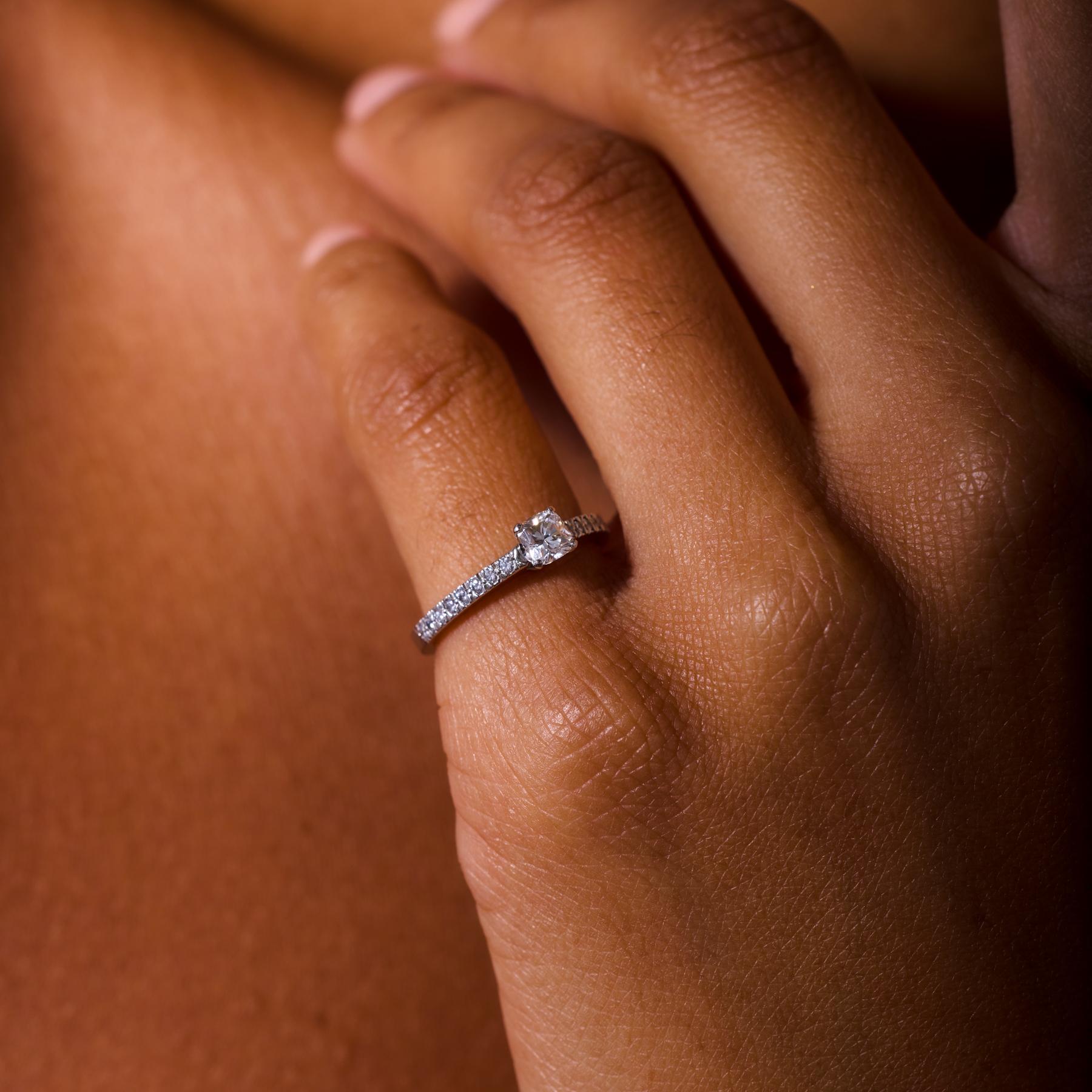 Tiffany & Co. 0.37 carat diamond platinum engagement ring